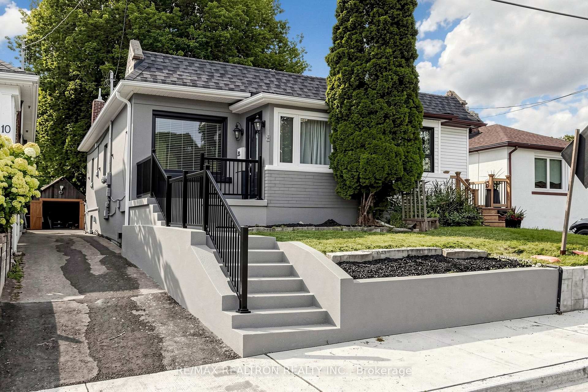 Photo 1 of 8 Villa Road, Etobicoke, Long Branch — HOMEH