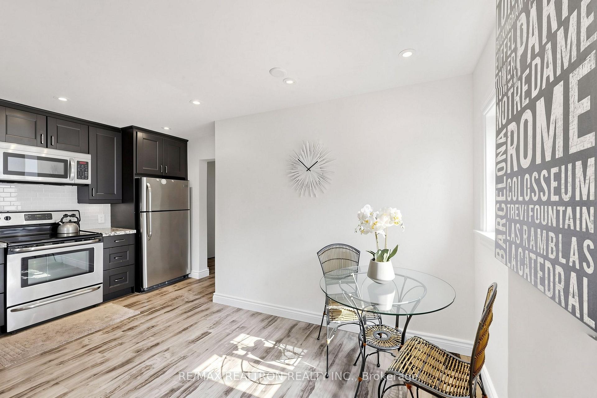 Photo 28 of 8 Villa Road, Etobicoke, Long Branch — HOMEH