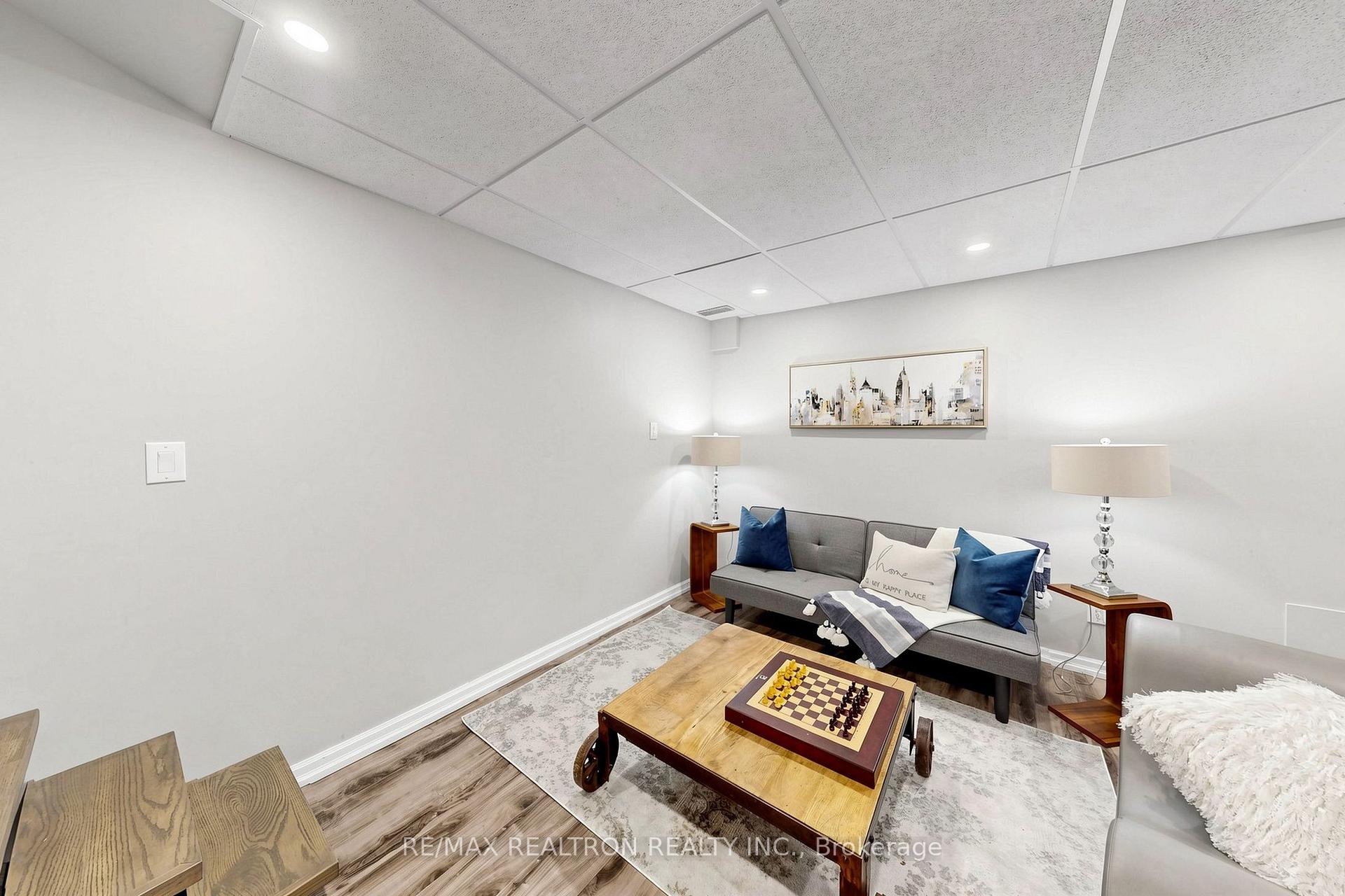 Photo 38 of 8 Villa Road, Etobicoke, Long Branch — HOMEH