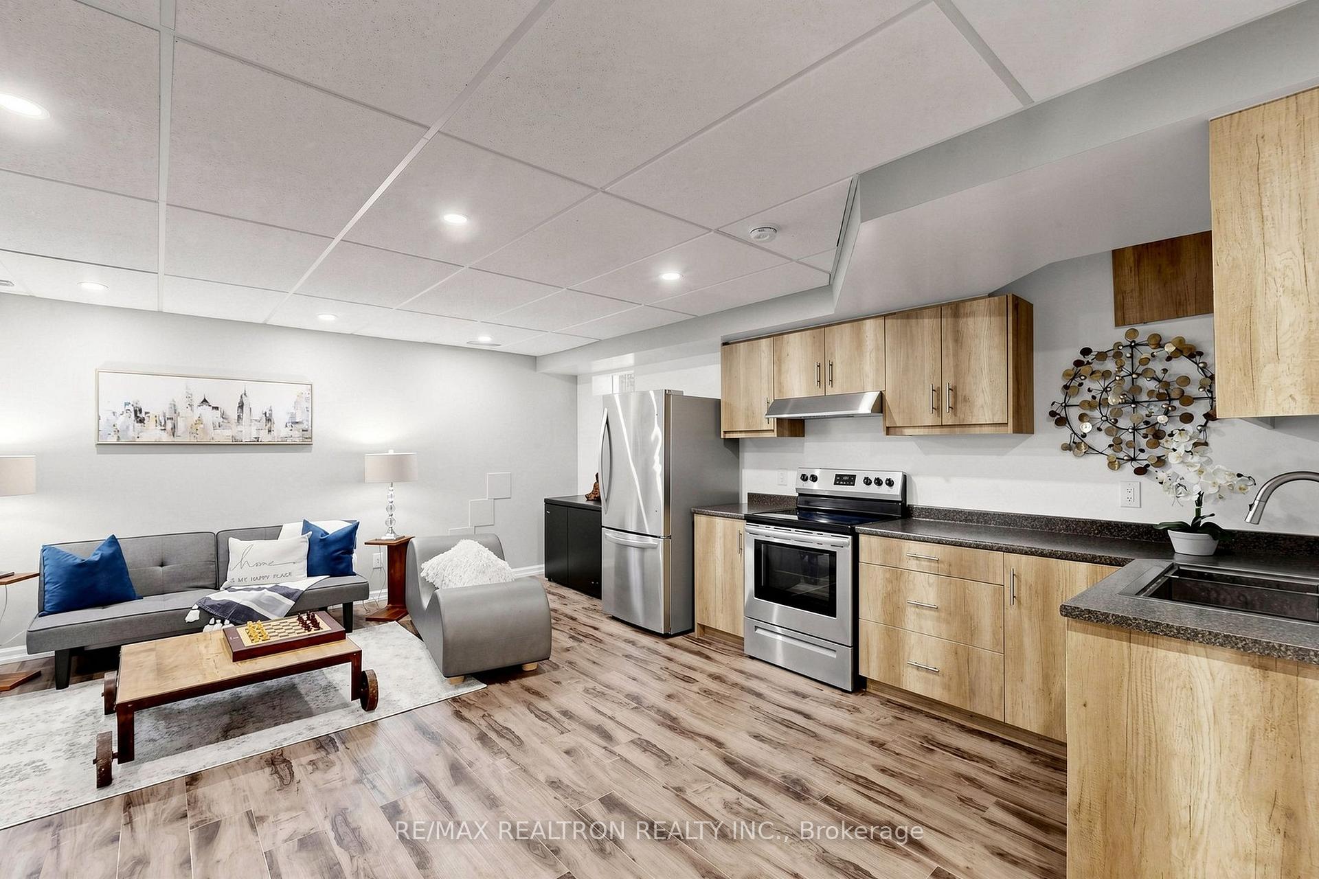 Photo 40 of 8 Villa Road, Etobicoke, Long Branch — HOMEH