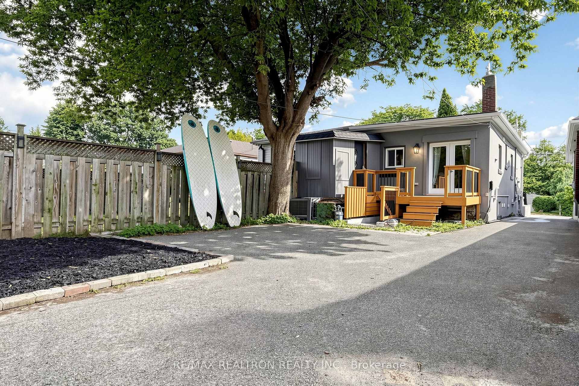 Photo 48 of 8 Villa Road, Etobicoke, Long Branch — HOMEH