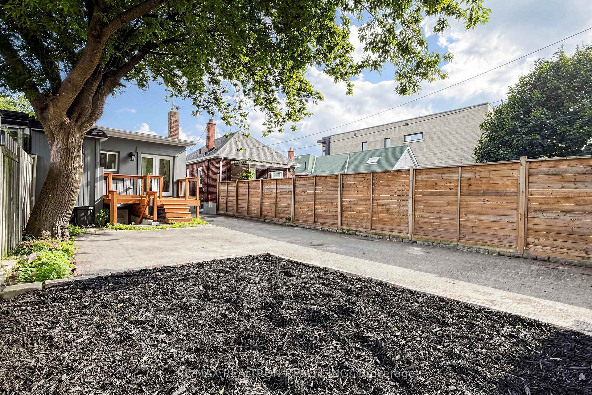 Photo 53 of 8 Villa Road, Etobicoke, Long Branch — HOMEH