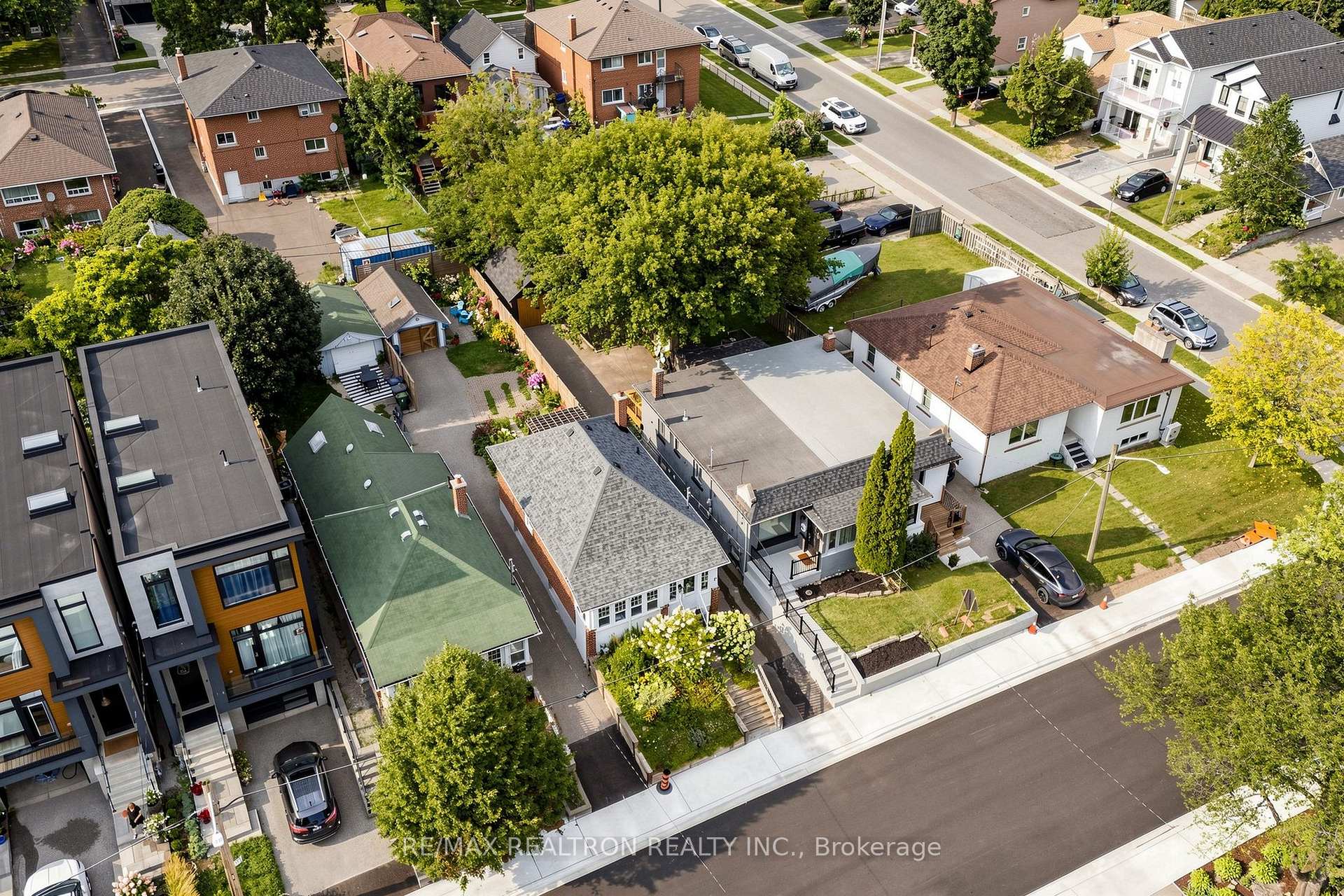 Photo 56 of 8 Villa Road, Etobicoke, Long Branch — HOMEH