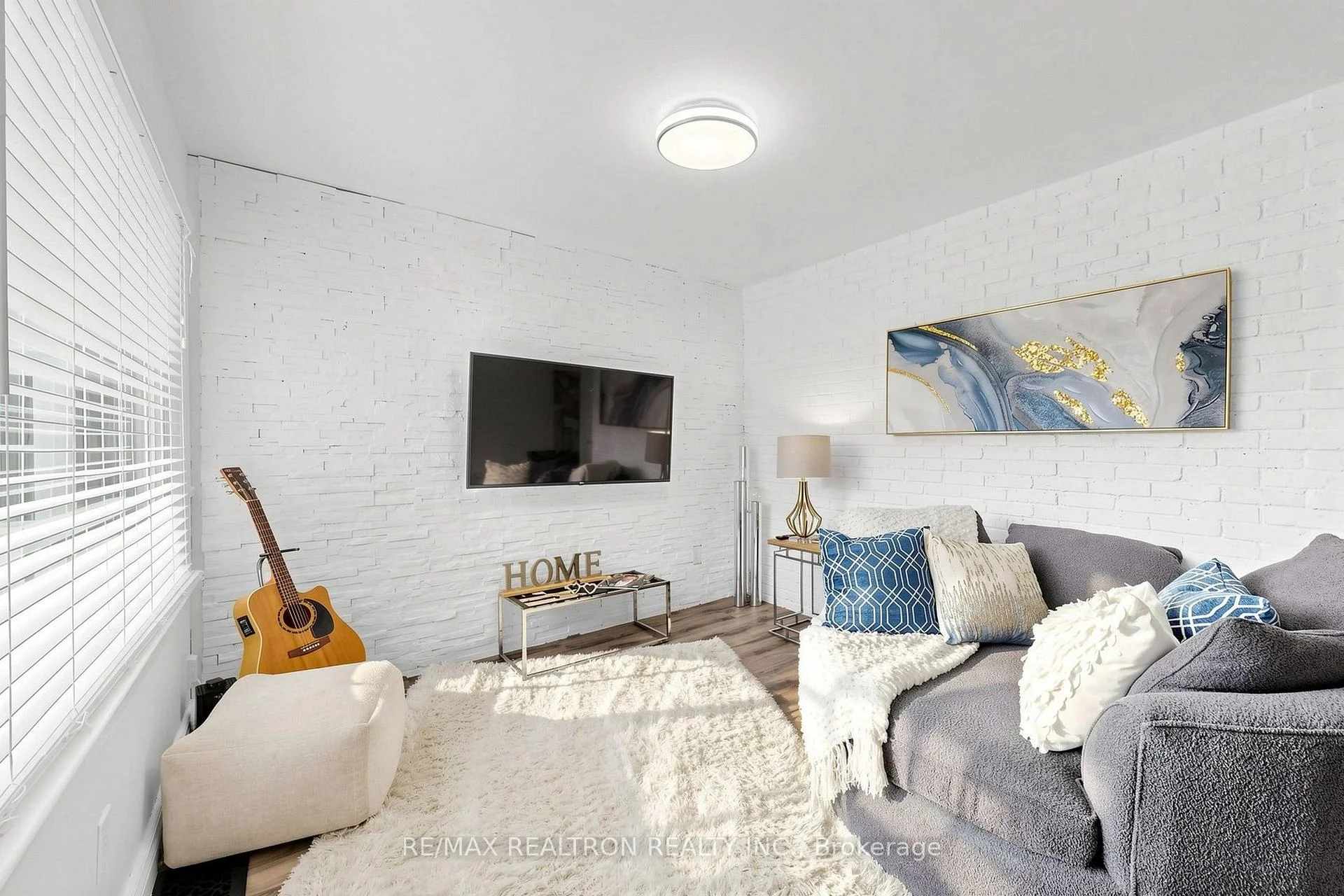 Photo 6 of 8 Villa Road, Etobicoke, Long Branch — HOMEH