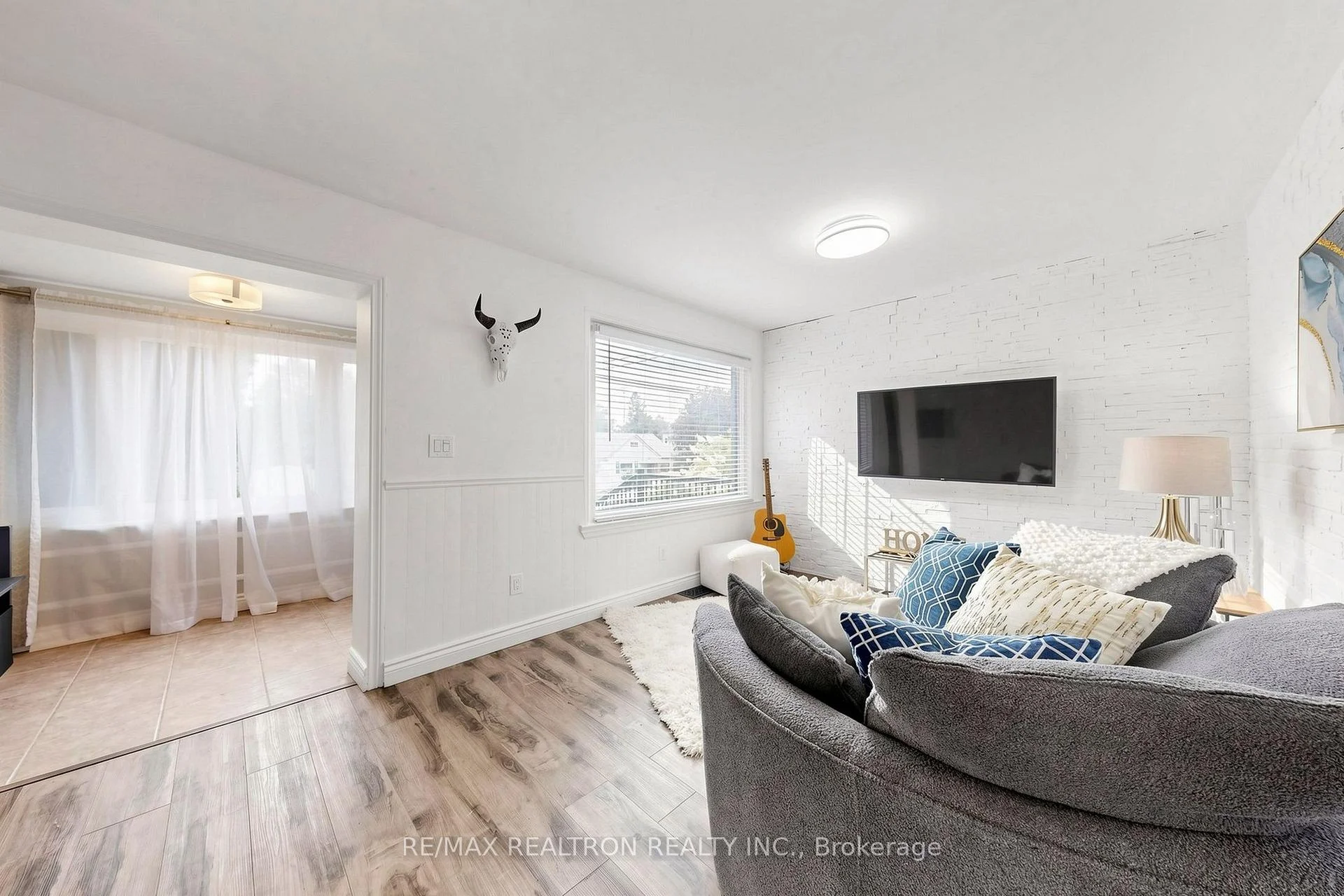 Photo 7 of 8 Villa Road, Etobicoke, Long Branch — HOMEH