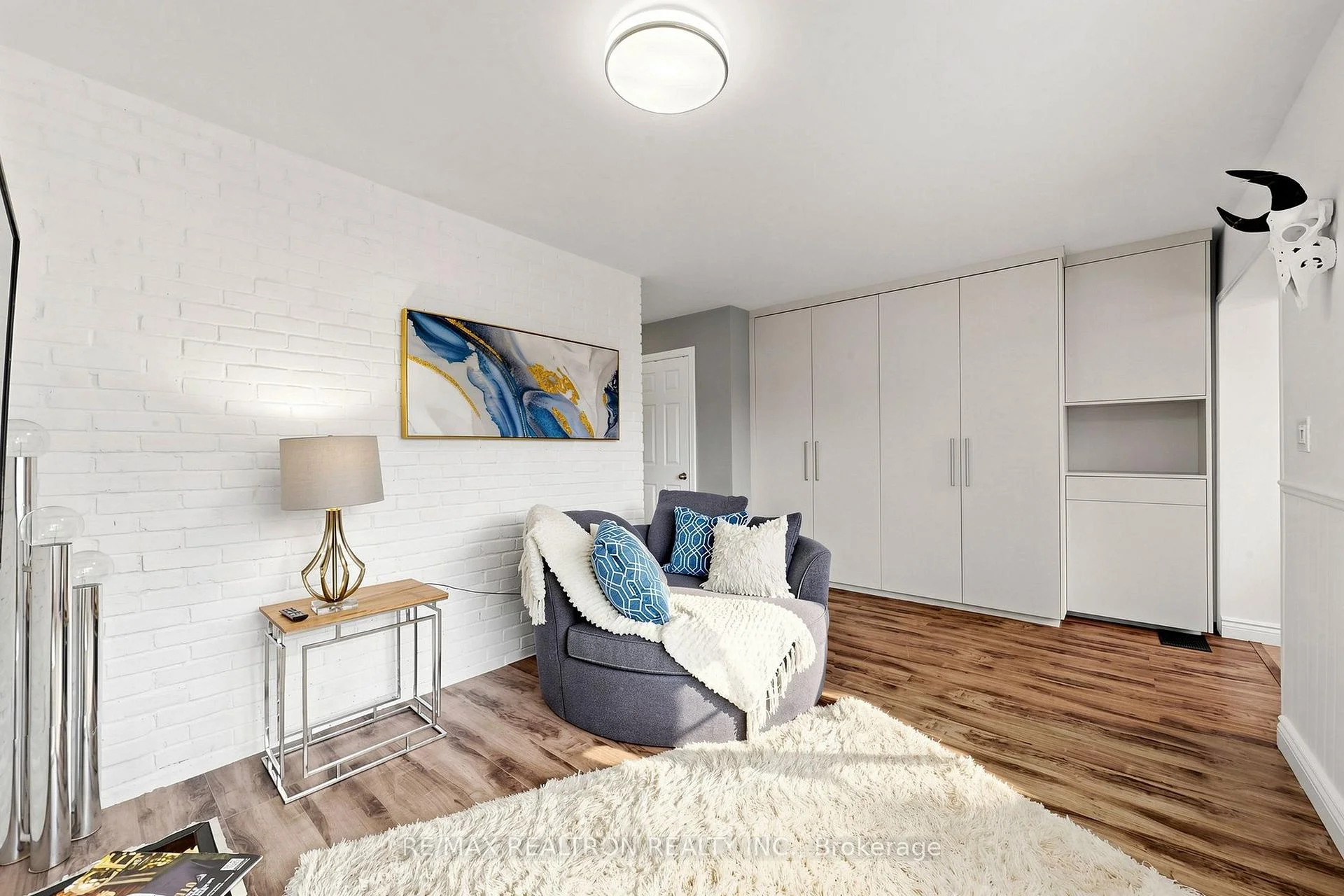 Photo 9 of 8 Villa Road, Etobicoke, Long Branch — HOMEH