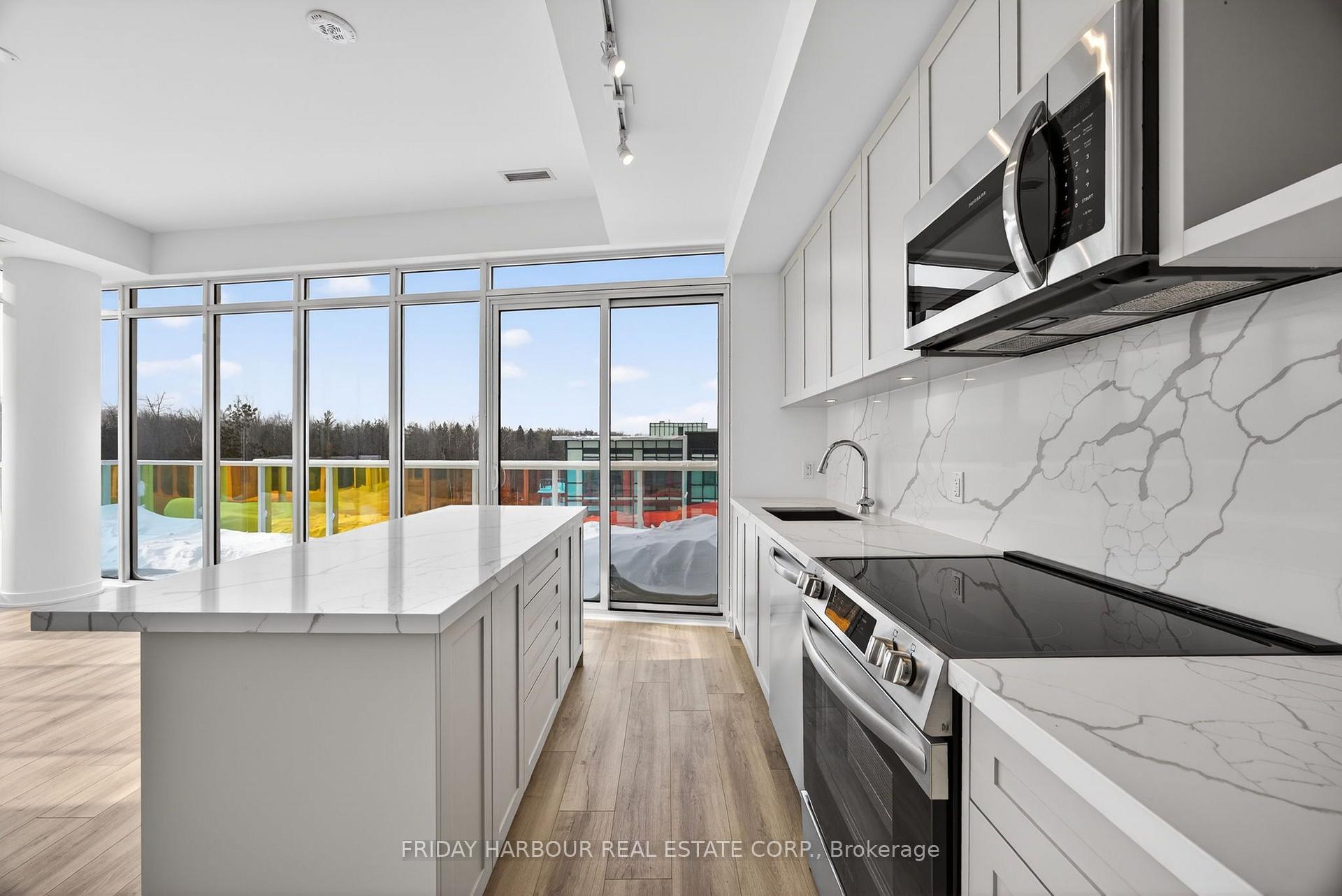 Photo 7 of Unit 601, 333 Sunseeker Avenue, Innisfil, Rural Innisfil — HOMEH