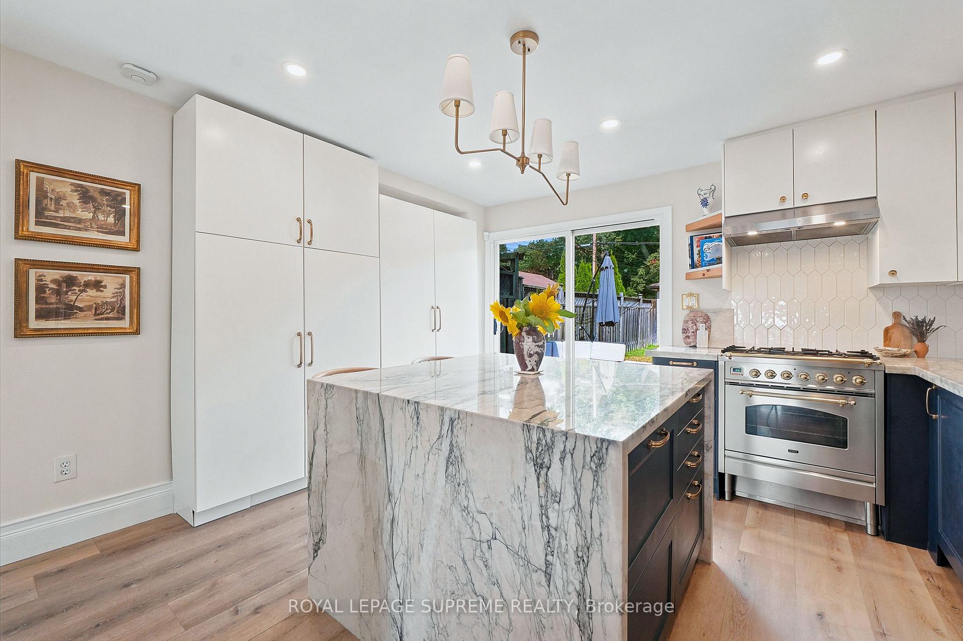 Photo 14 of 395 McRoberts Avenue, Toronto, Caledonia-Fairbank — HOMEH