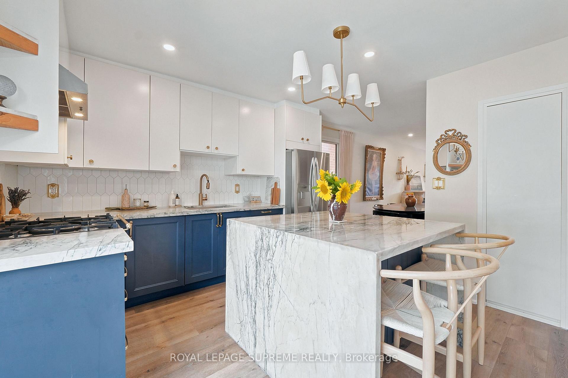 Photo 16 of 395 McRoberts Avenue, Toronto, Caledonia-Fairbank — HOMEH