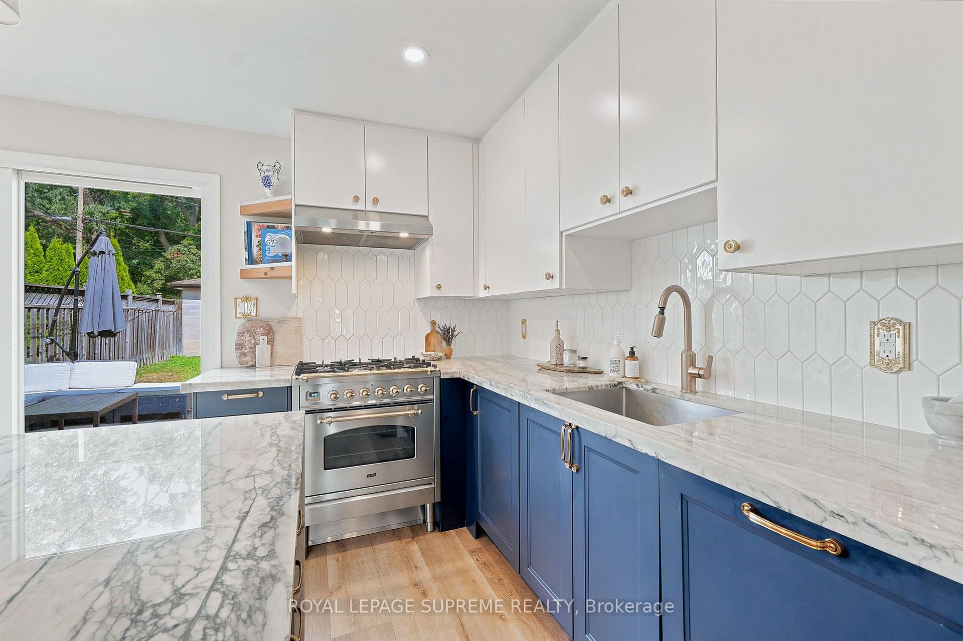 Photo 18 of 395 McRoberts Avenue, Toronto, Caledonia-Fairbank — HOMEH