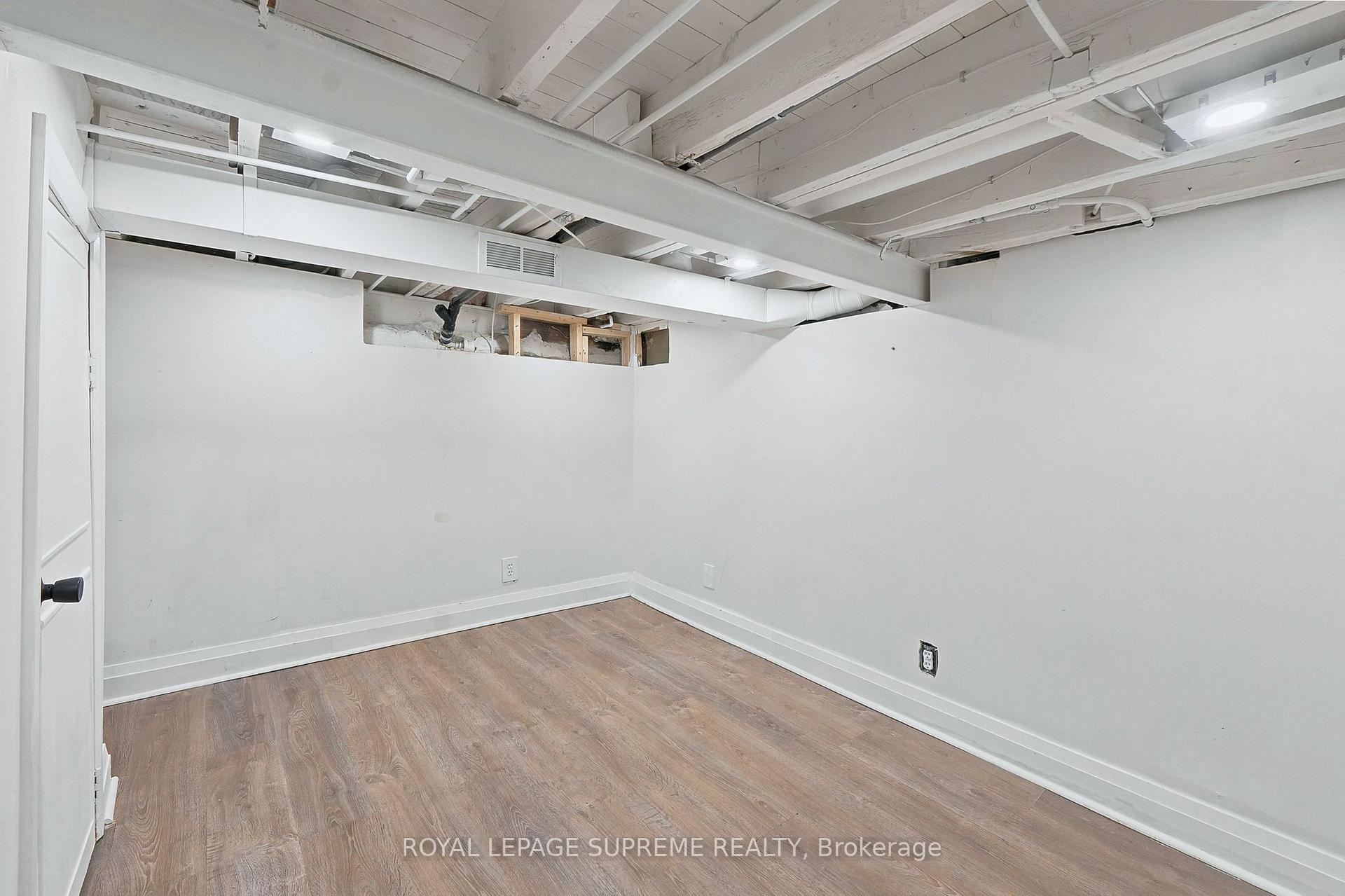 Photo 33 of 395 McRoberts Avenue, Toronto, Caledonia-Fairbank — HOMEH
