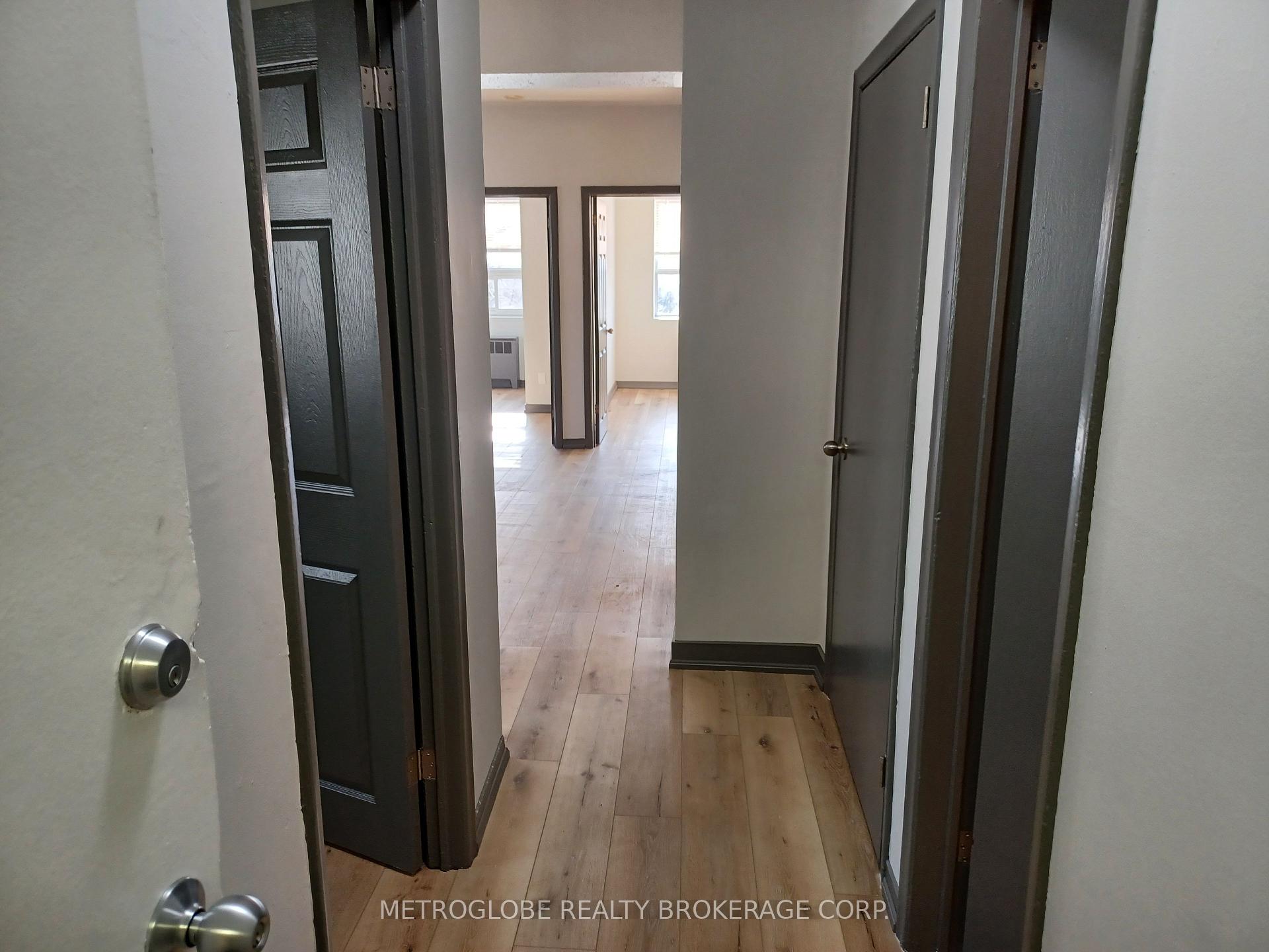 Photo 3 of Unit 11, 191 Lakeshore Road E, Mississauga, Port Credit — HOMEH