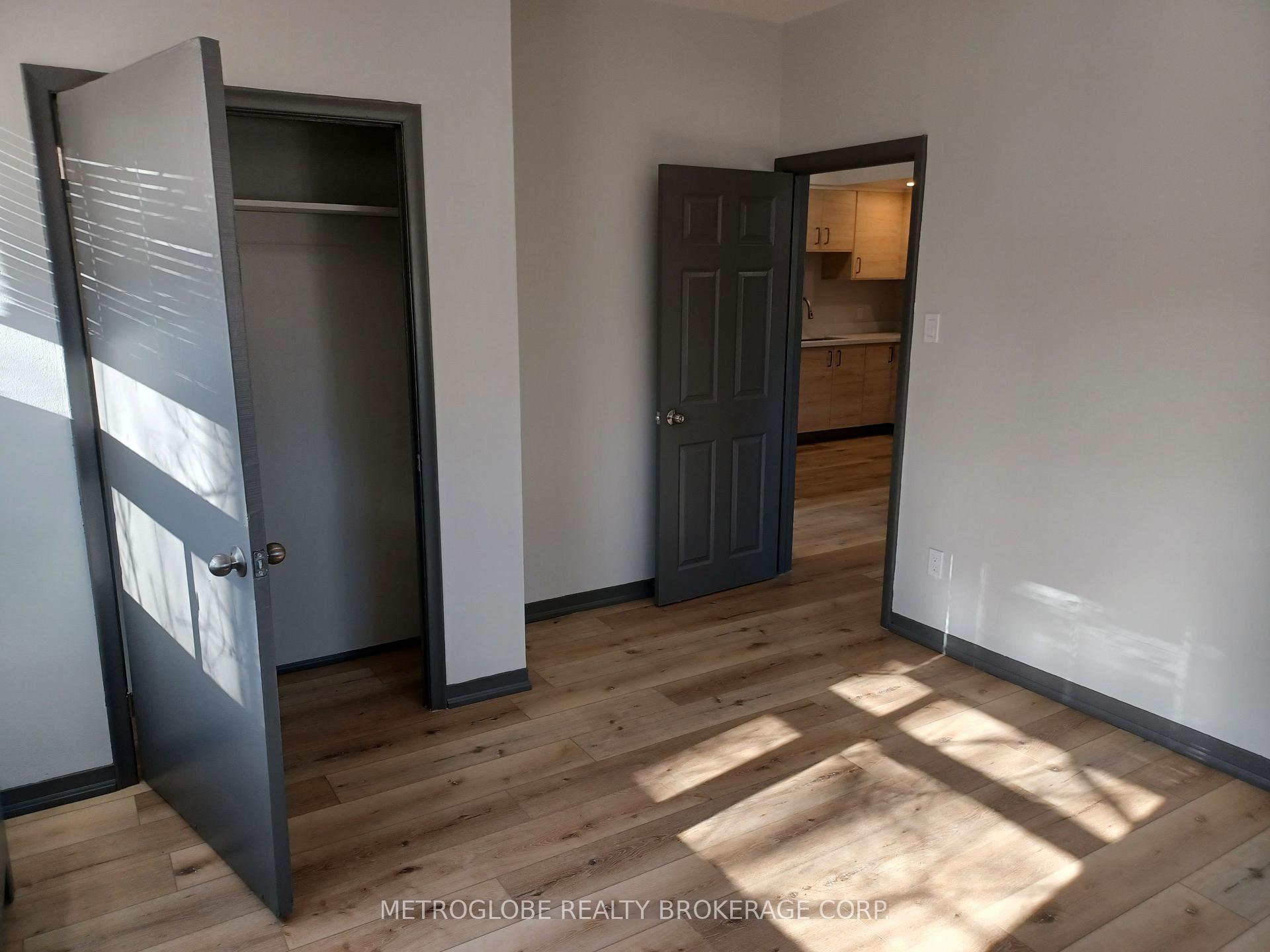 Photo 5 of Unit 11, 191 Lakeshore Road E, Mississauga, Port Credit — HOMEH