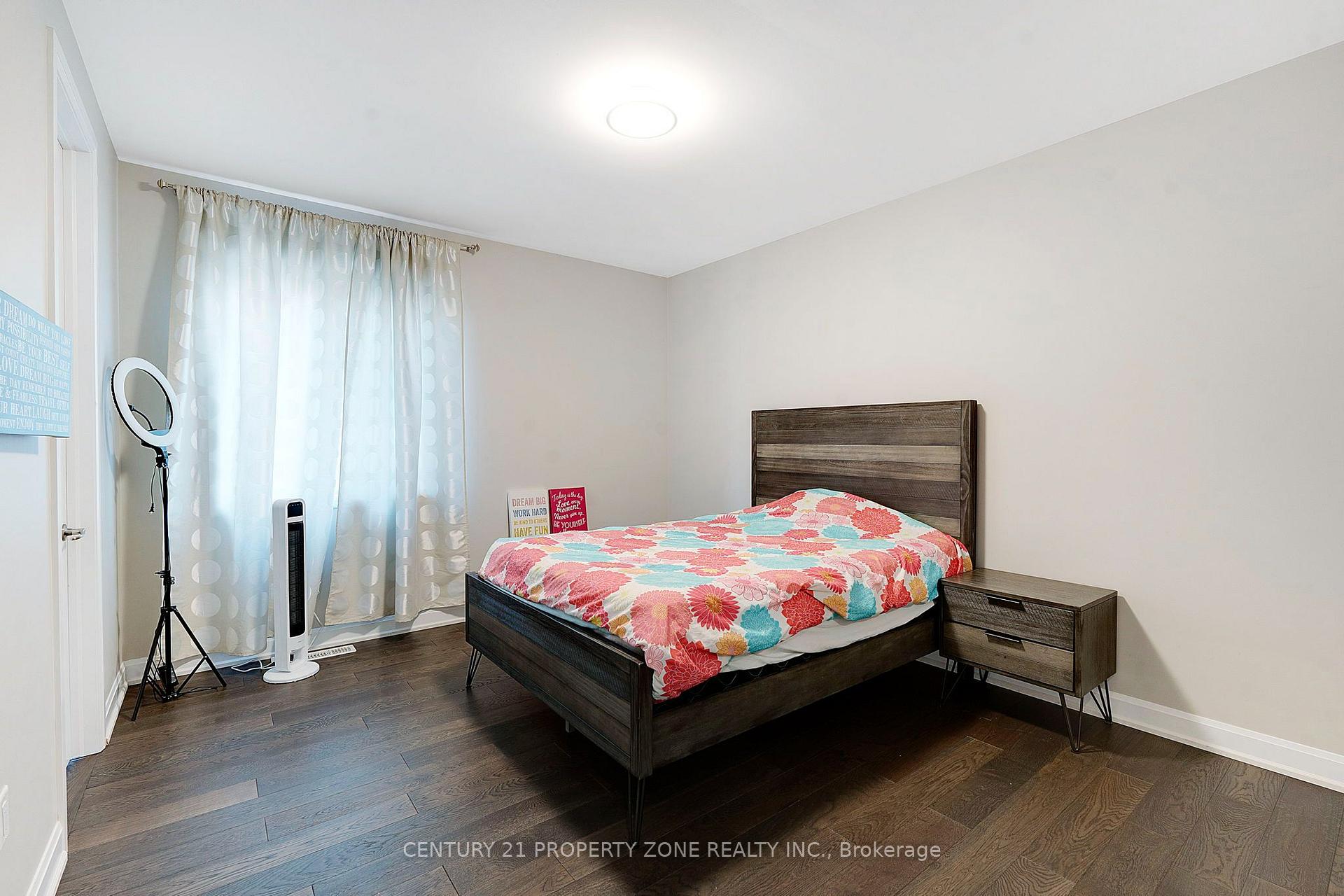 Photo 32 of 174 Mcwilliams Crescent, Oakville, Glenorchy — HOMEH