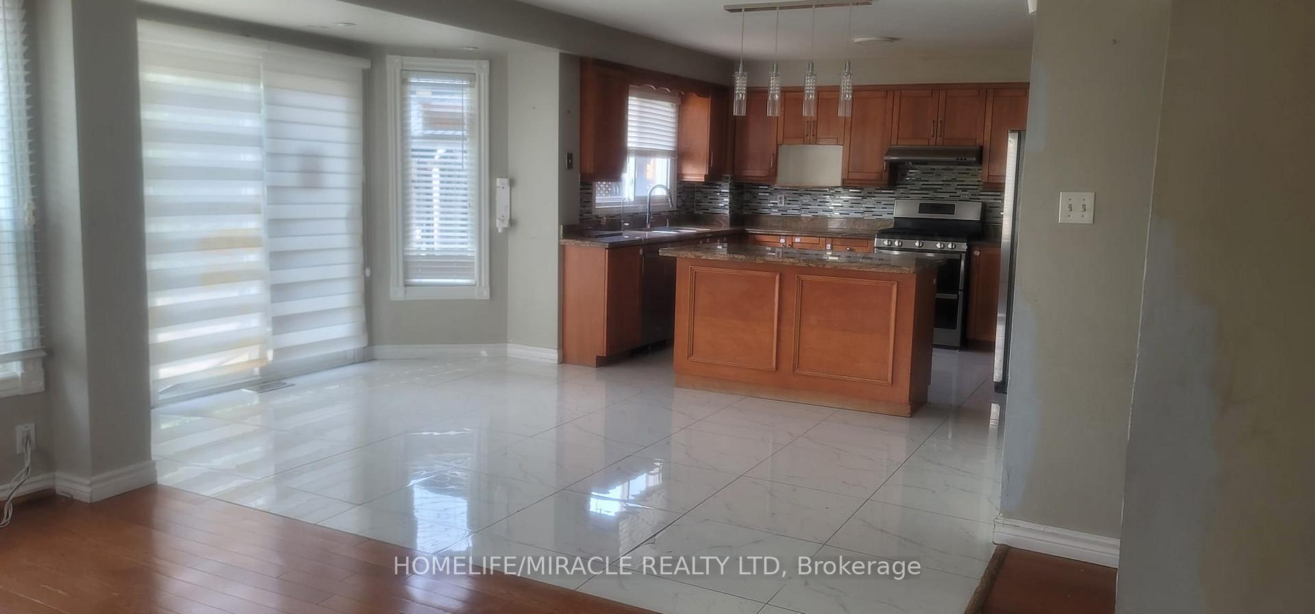 Photo 3 of 144 Moffatt Avenue, Brampton, Fletcher's West — HOMEH