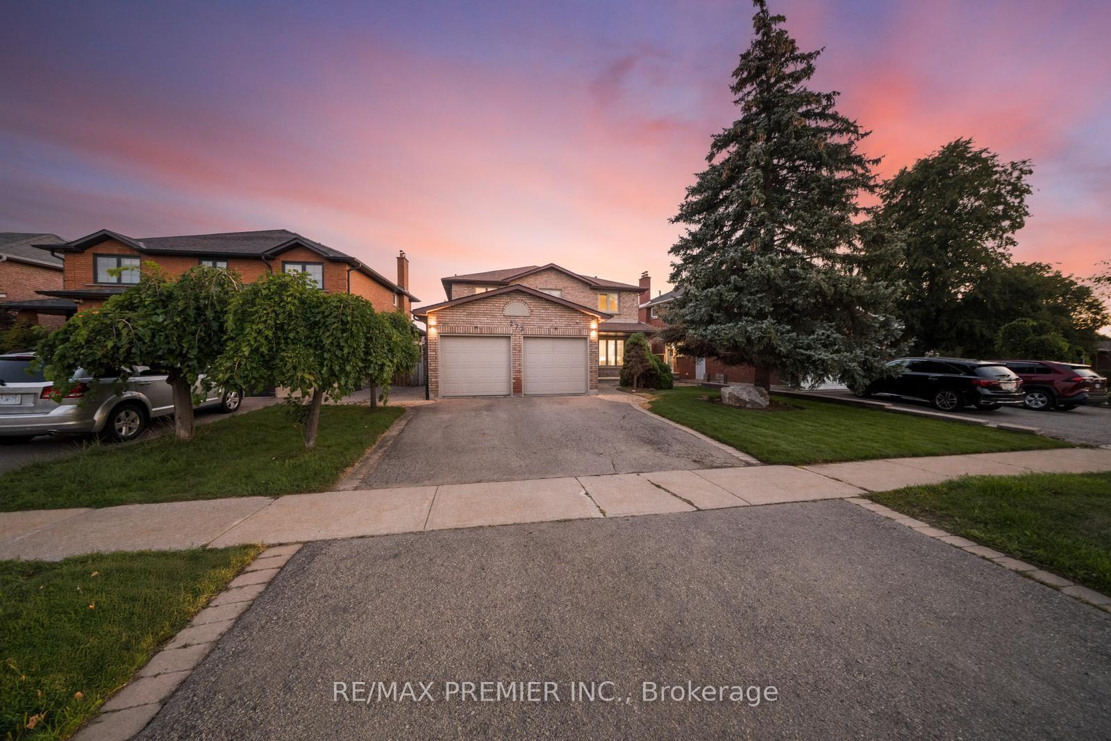 Photo 3 of 273 Belview Avenue, Vaughan, East Woodbridge — HOMEH