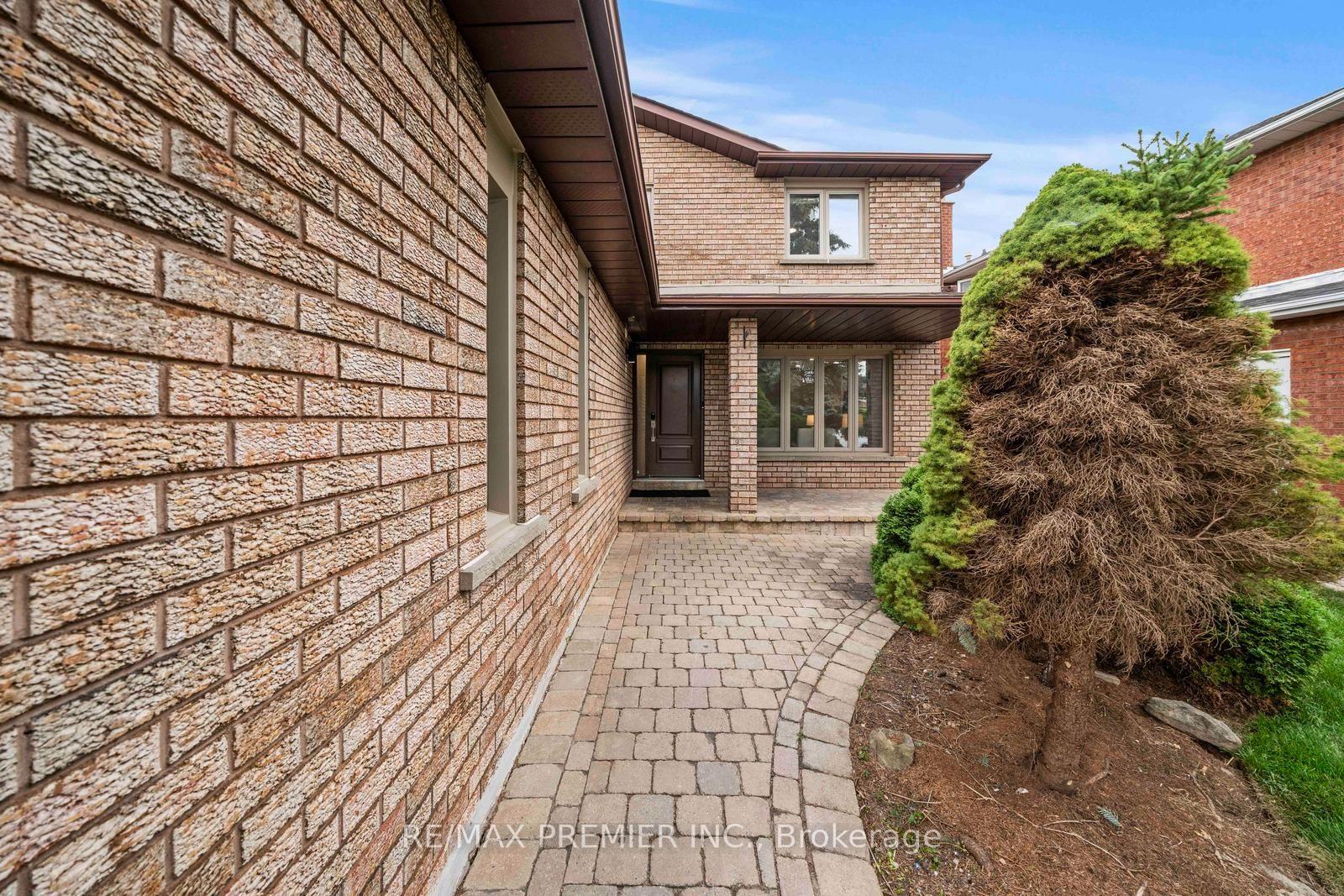 Photo 4 of 273 Belview Avenue, Vaughan, East Woodbridge — HOMEH