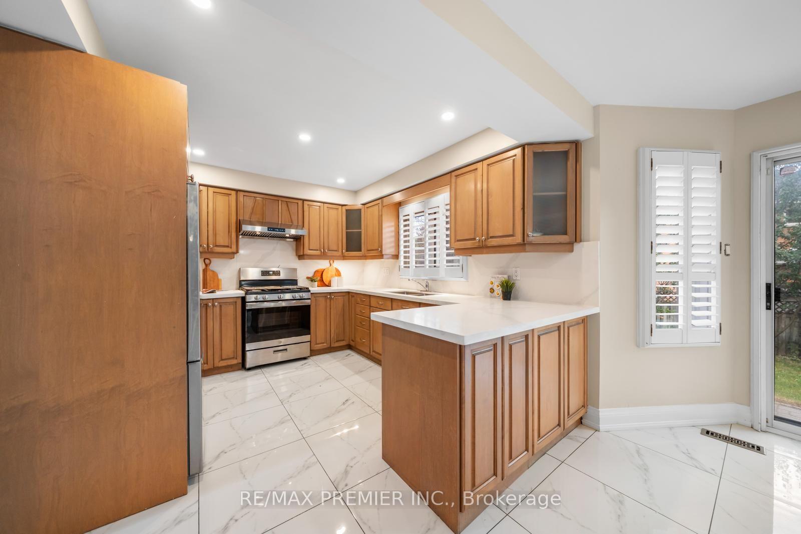 Photo 19 of 273 Belview Avenue, Vaughan, East Woodbridge — HOMEH