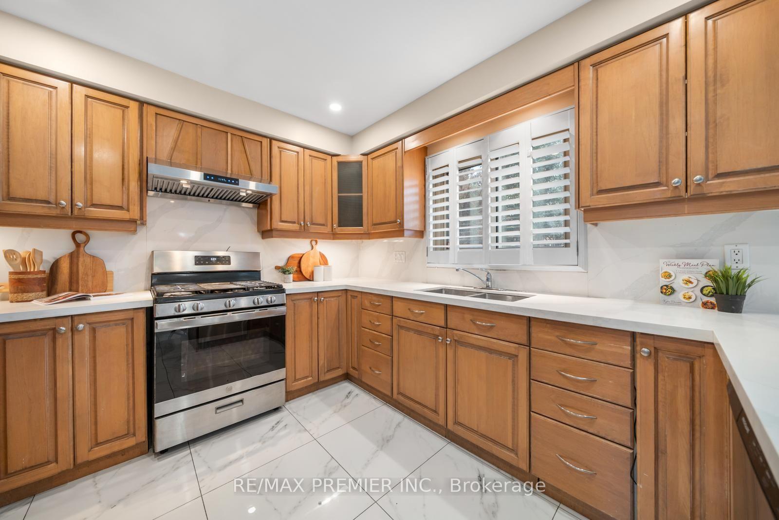 Photo 20 of 273 Belview Avenue, Vaughan, East Woodbridge — HOMEH