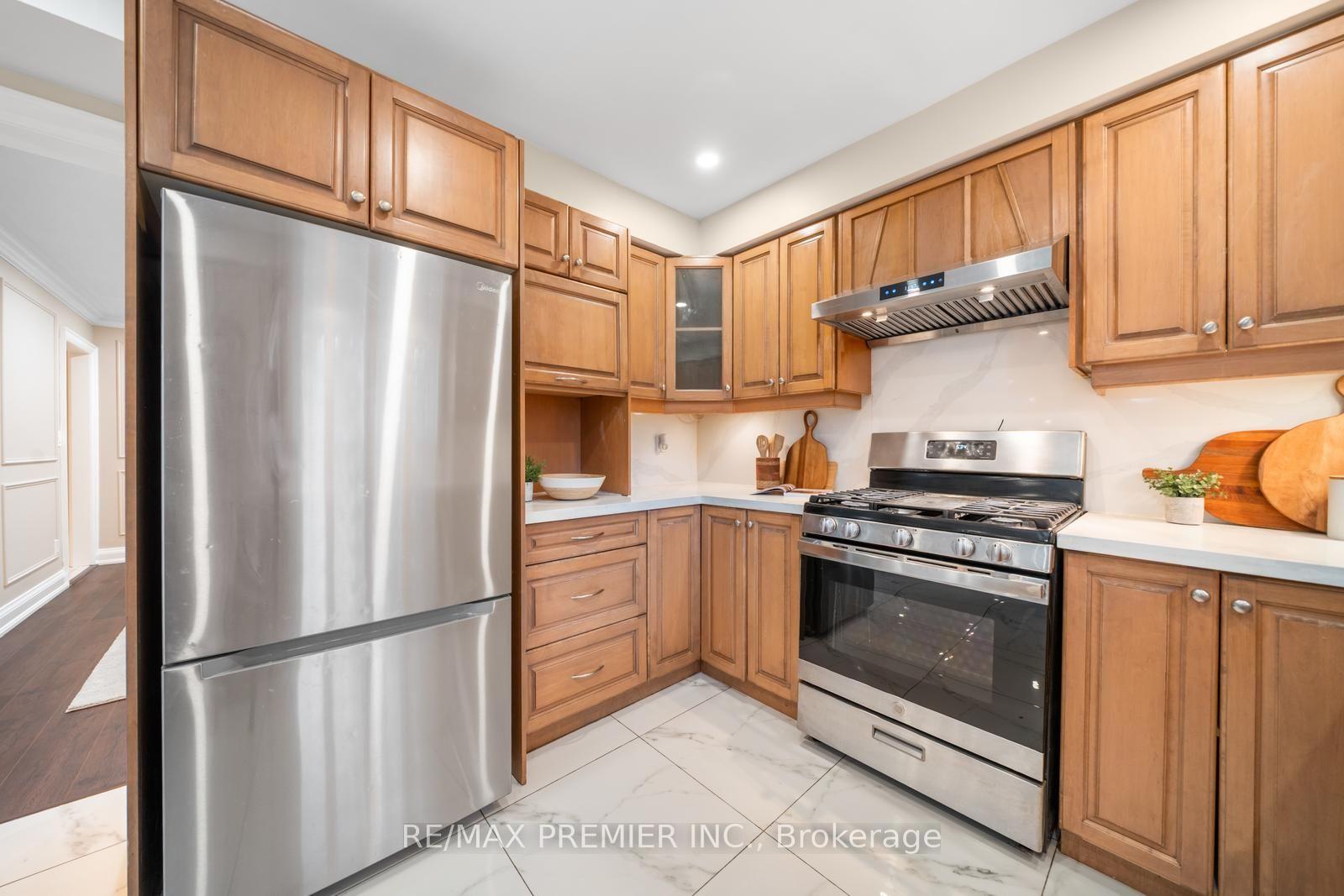 Photo 21 of 273 Belview Avenue, Vaughan, East Woodbridge — HOMEH