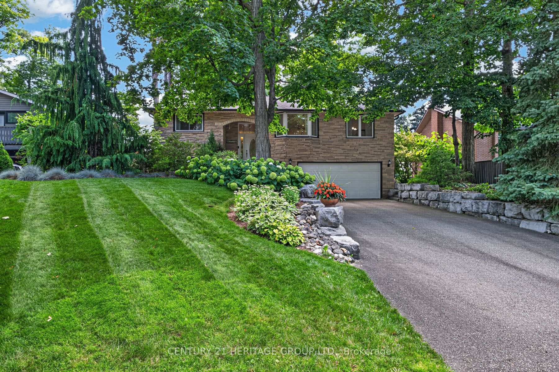 Photo 1 of 245 Corrie Crescent, Waterloo, Lakeshore Village — HOMEH