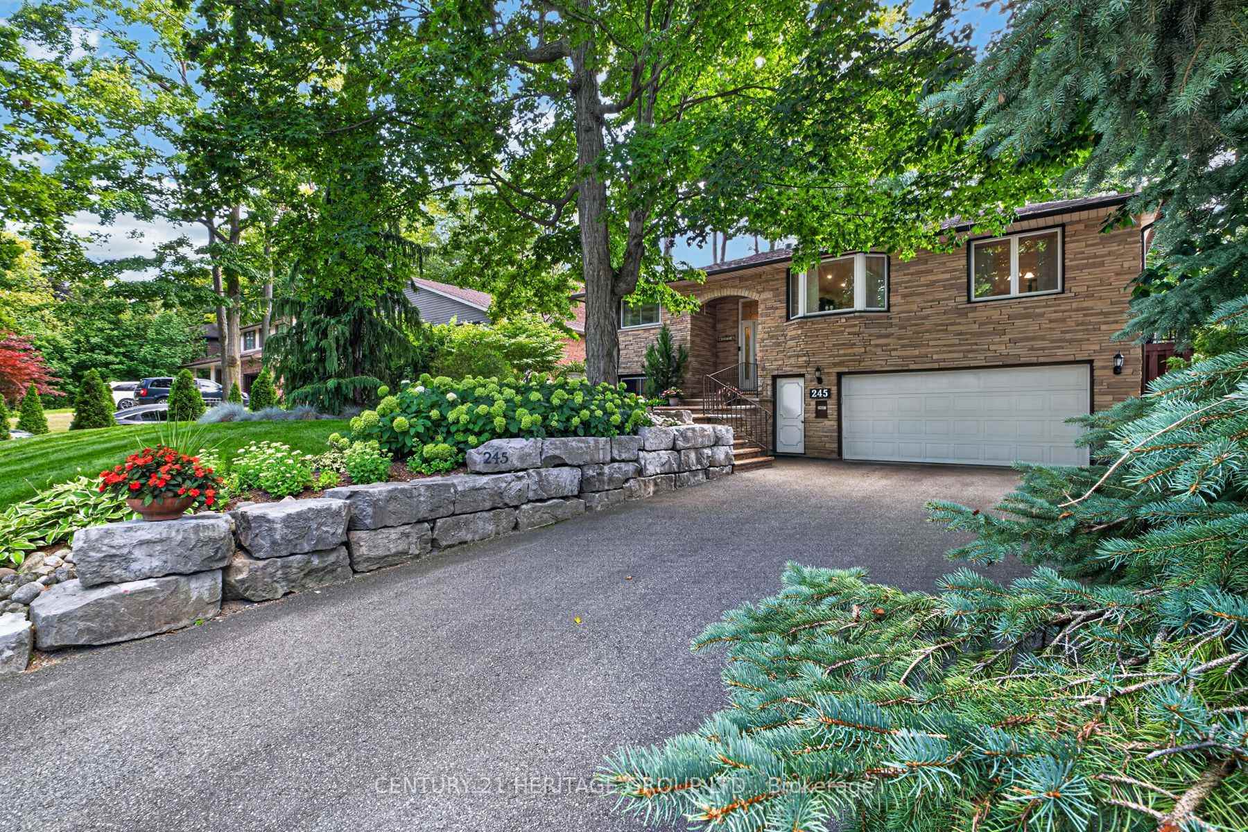 Photo 4 of 245 Corrie Crescent, Waterloo, Lakeshore Village — HOMEH