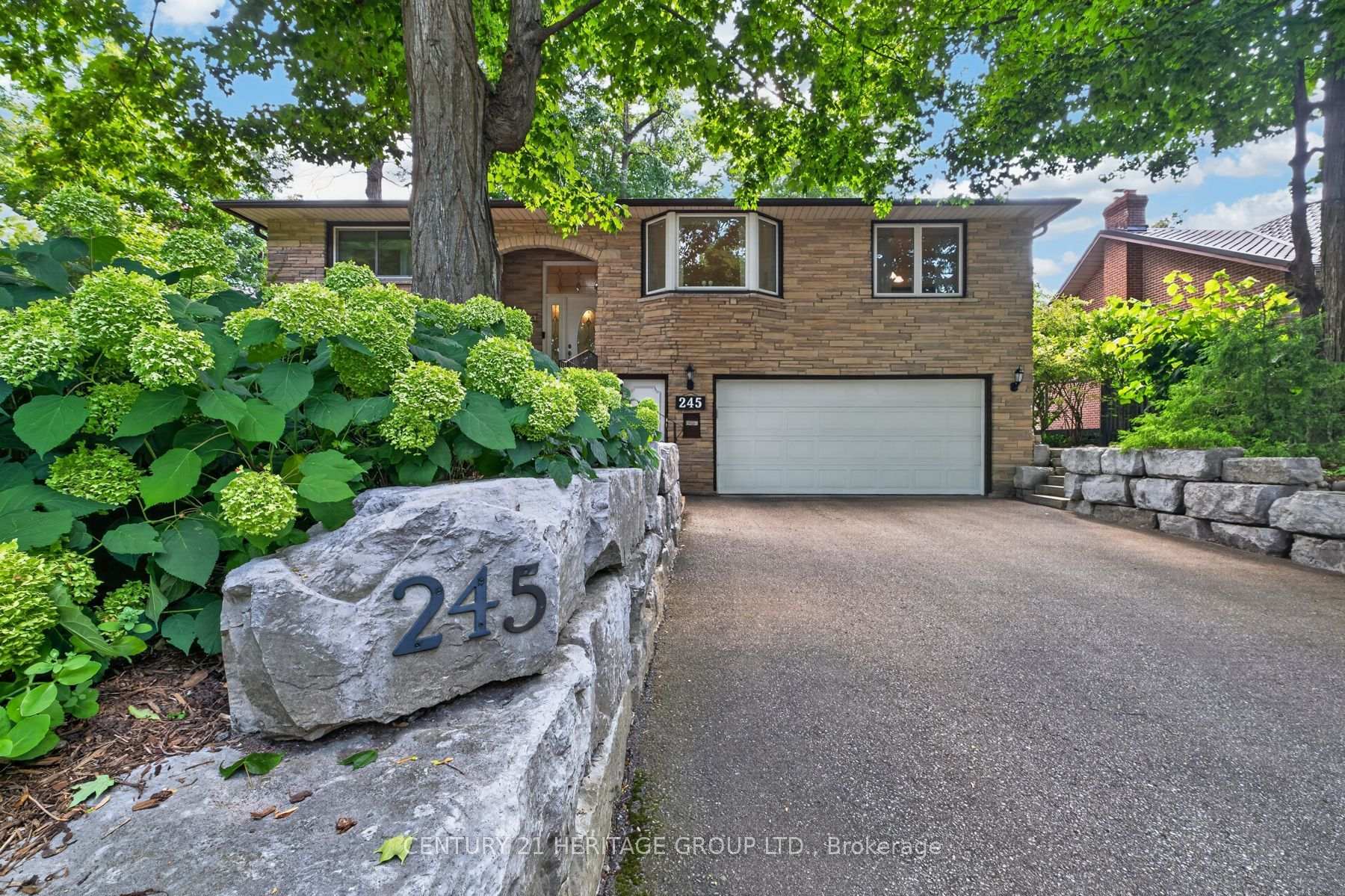 Photo 5 of 245 Corrie Crescent, Waterloo, Lakeshore Village — HOMEH