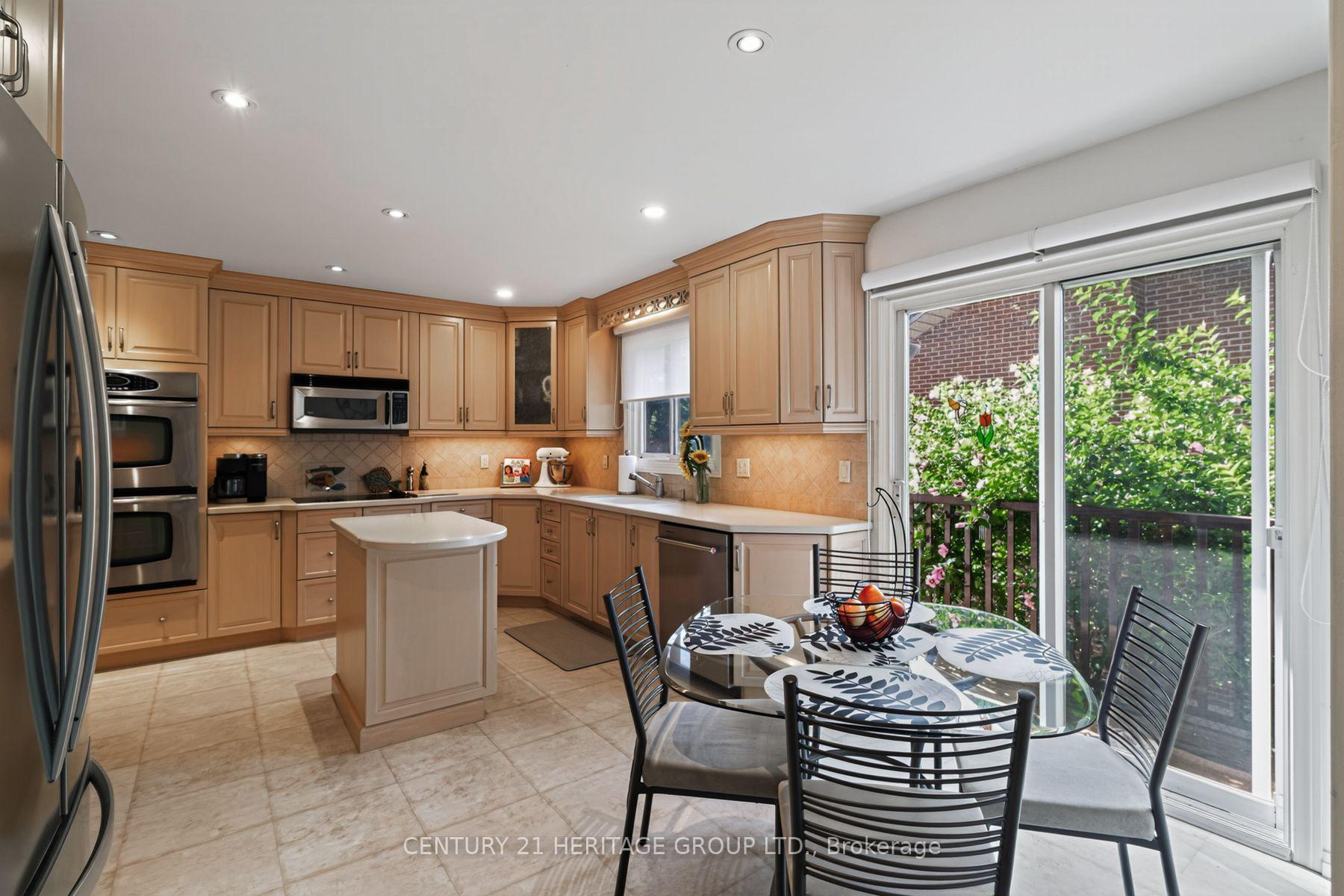 Photo 18 of 245 Corrie Crescent, Waterloo, Lakeshore Village — HOMEH