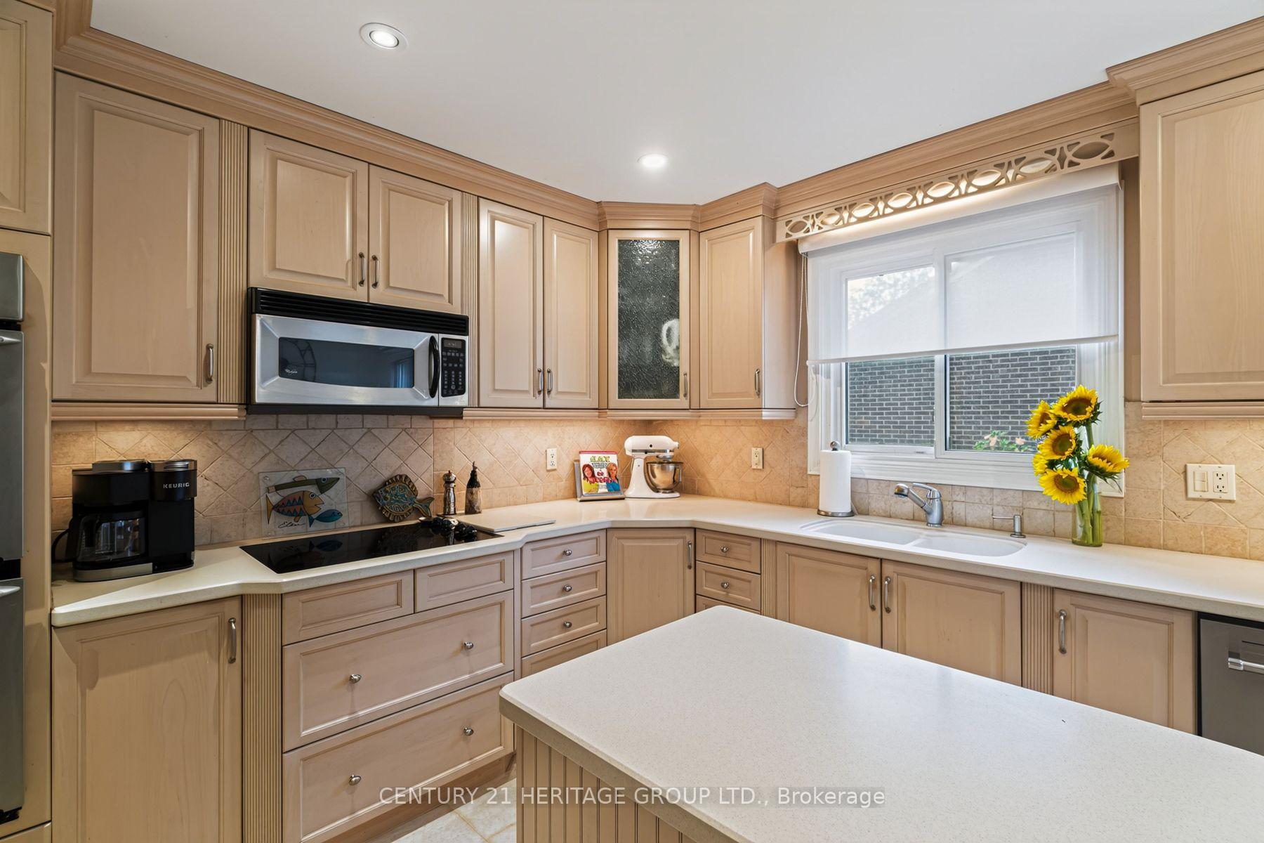 Photo 21 of 245 Corrie Crescent, Waterloo, Lakeshore Village — HOMEH