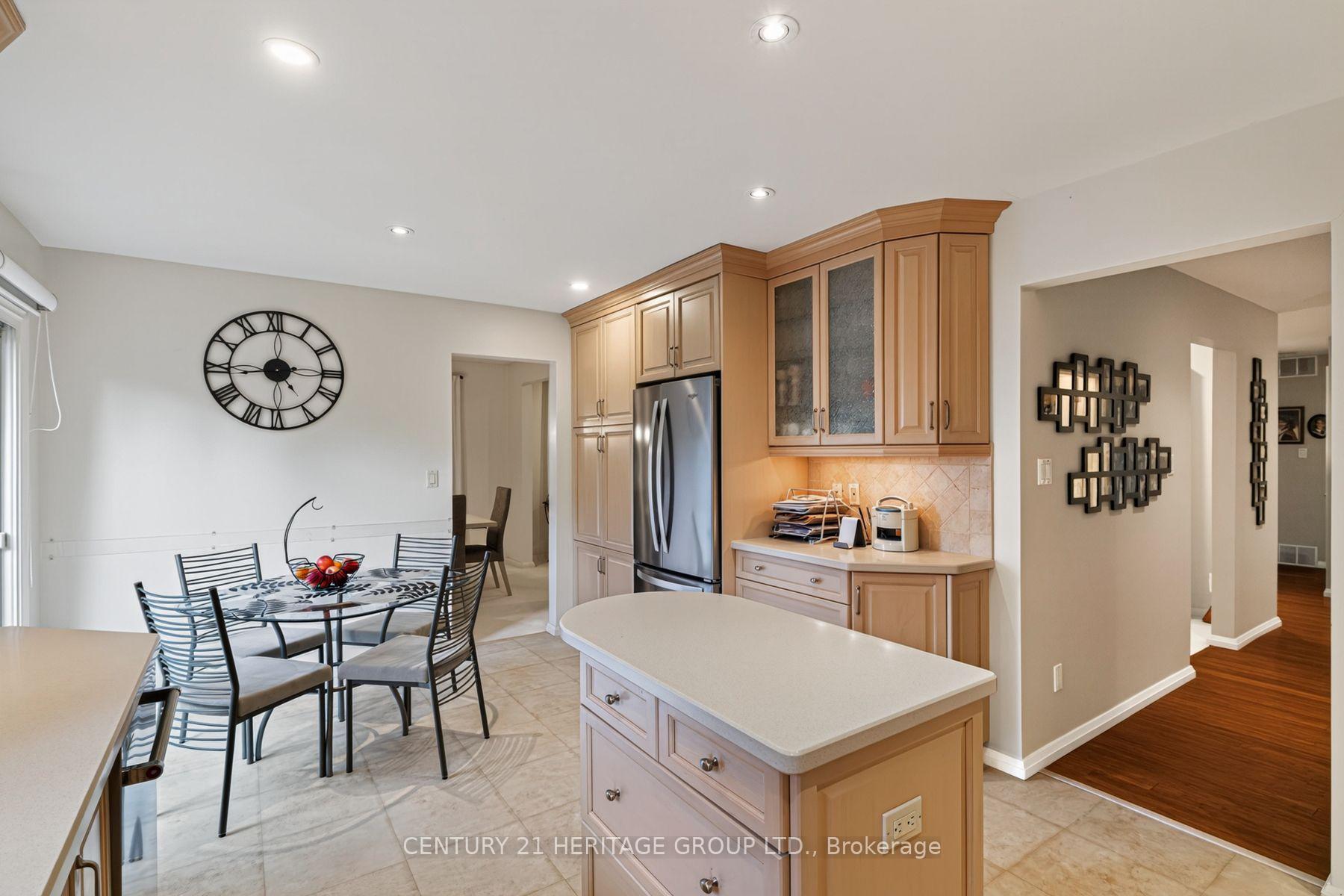 Photo 22 of 245 Corrie Crescent, Waterloo, Lakeshore Village — HOMEH