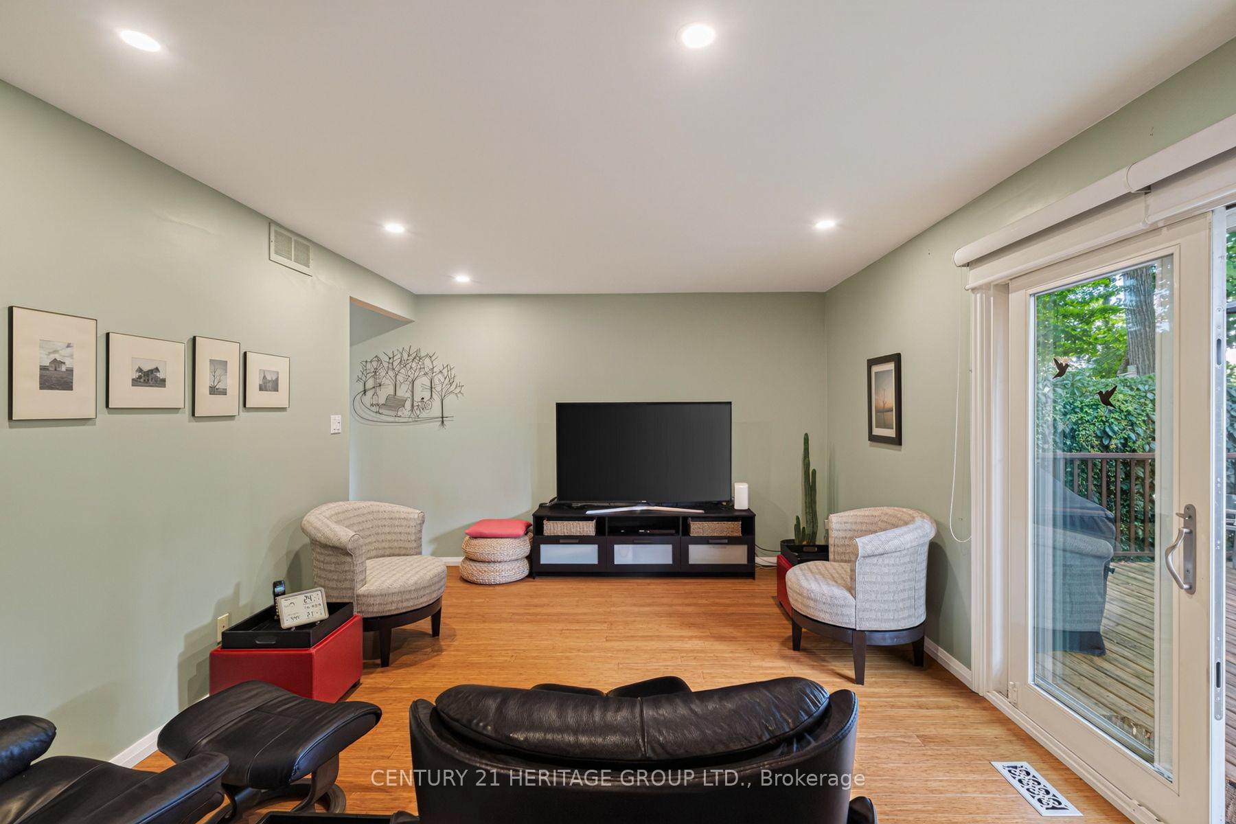 Photo 25 of 245 Corrie Crescent, Waterloo, Lakeshore Village — HOMEH