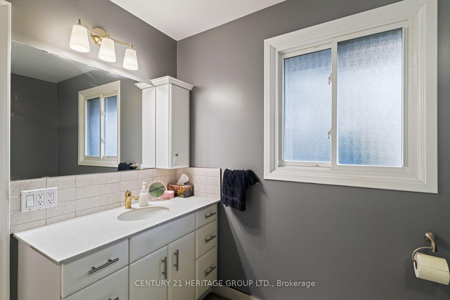 Photo 30 of 245 Corrie Crescent, Waterloo, Lakeshore Village — HOMEH