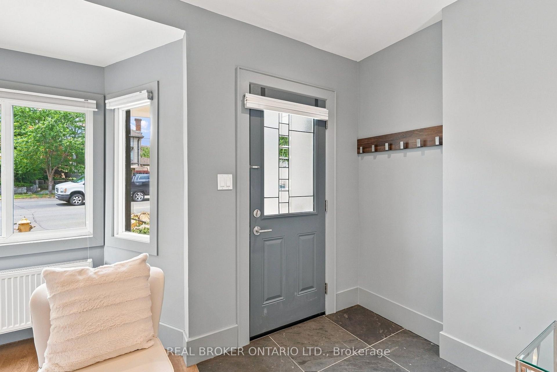 Photo 2 of 671 Scarlett Road, Etobicoke, Humber Heights — HOMEH
