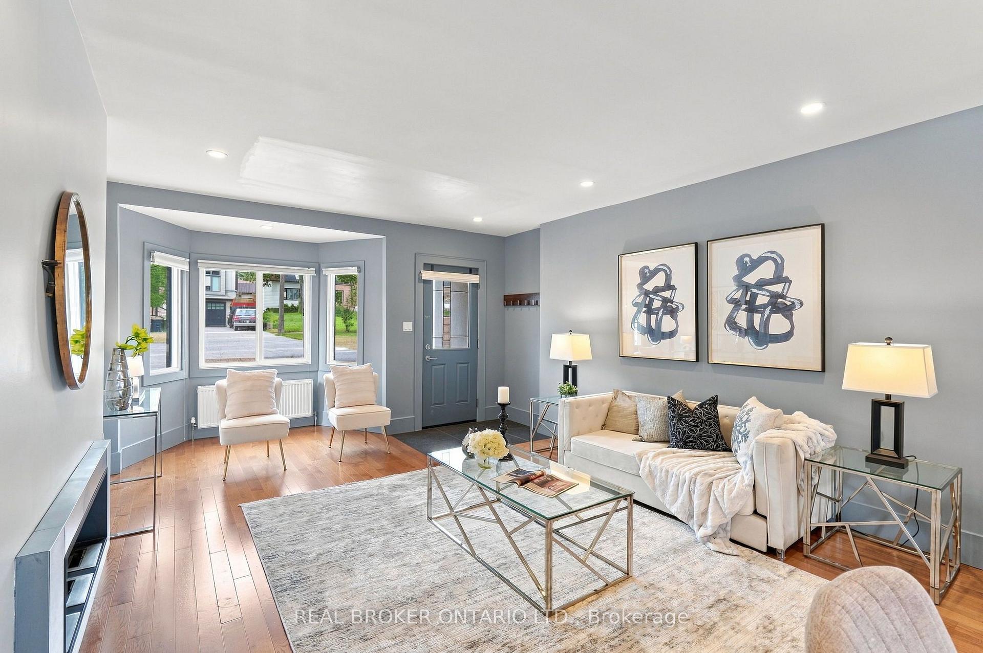 Photo 3 of 671 Scarlett Road, Etobicoke, Humber Heights — HOMEH