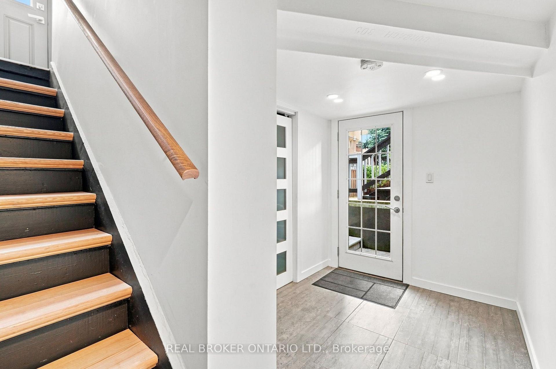 Photo 30 of 671 Scarlett Road, Etobicoke, Humber Heights — HOMEH