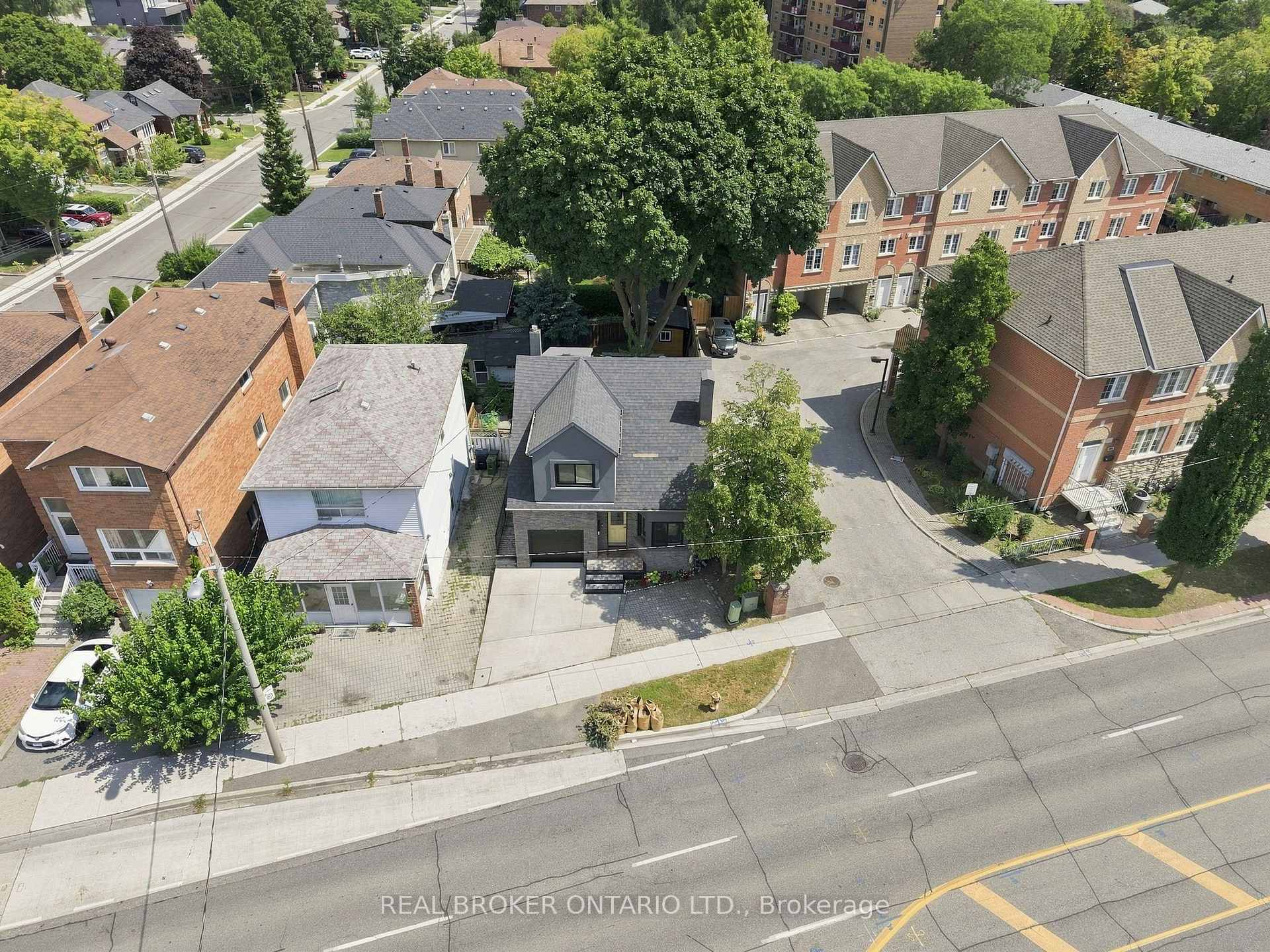 Photo 59 of 671 Scarlett Road, Etobicoke, Humber Heights — HOMEH