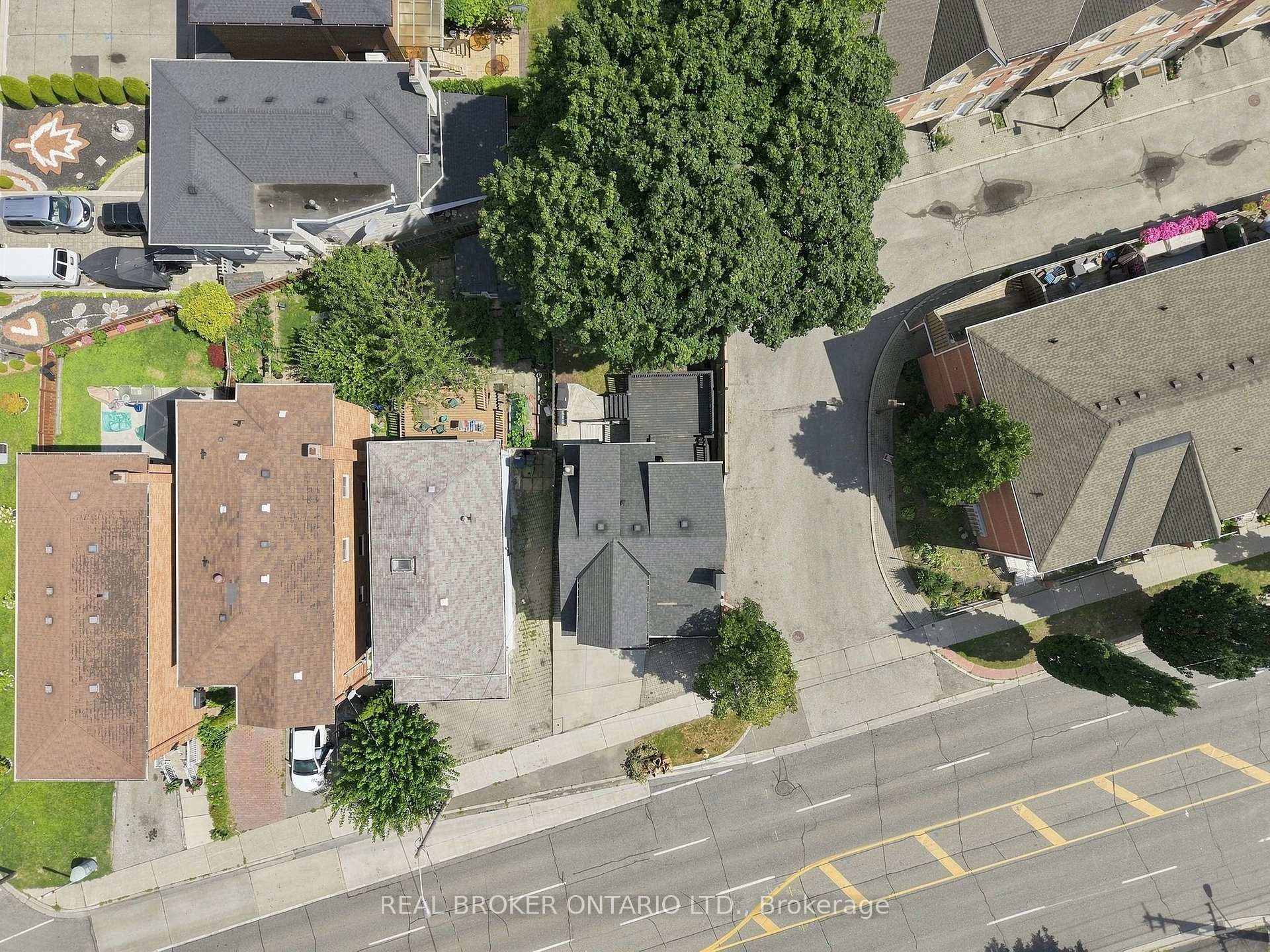 Photo 60 of 671 Scarlett Road, Etobicoke, Humber Heights — HOMEH
