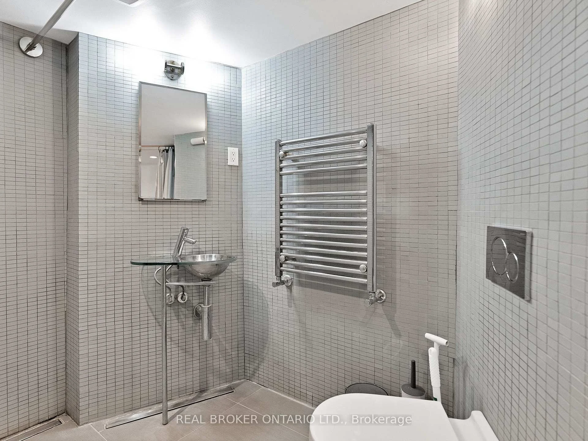 Photo 46 of 671 Scarlett Road, Etobicoke, Humber Heights — HOMEH