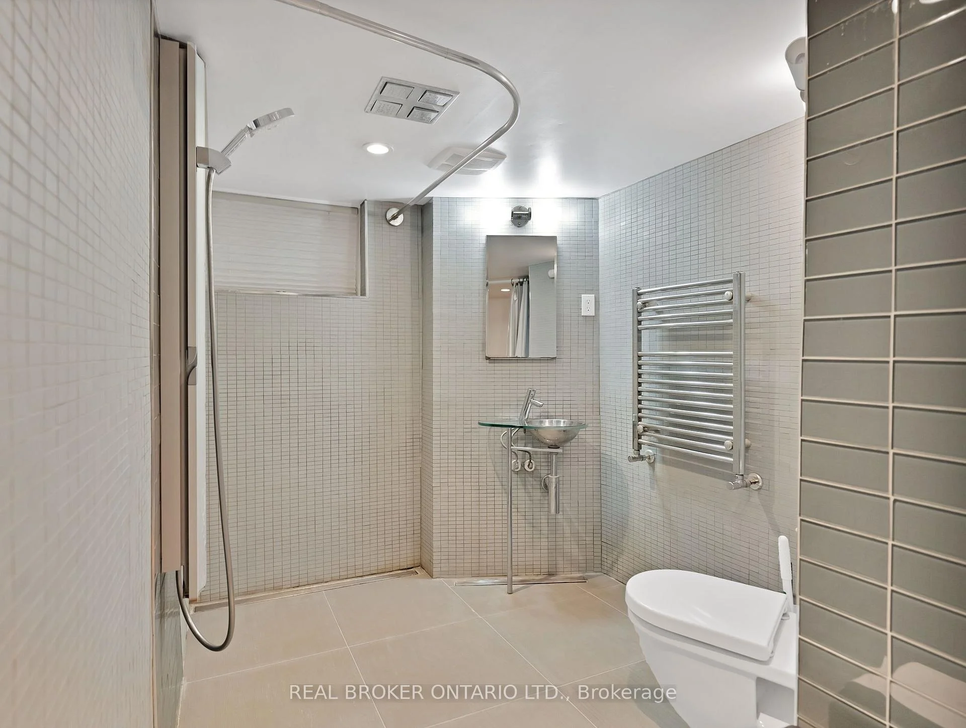 Photo 47 of 671 Scarlett Road, Etobicoke, Humber Heights — HOMEH