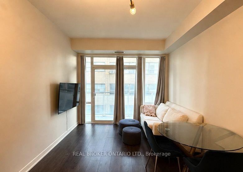 Front of Unit 713, 223 St. Clair Avenue W