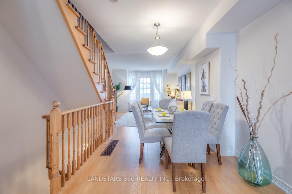 Photo 4 of 9922 McCowan Road, Markham, Berczy — HOMEH