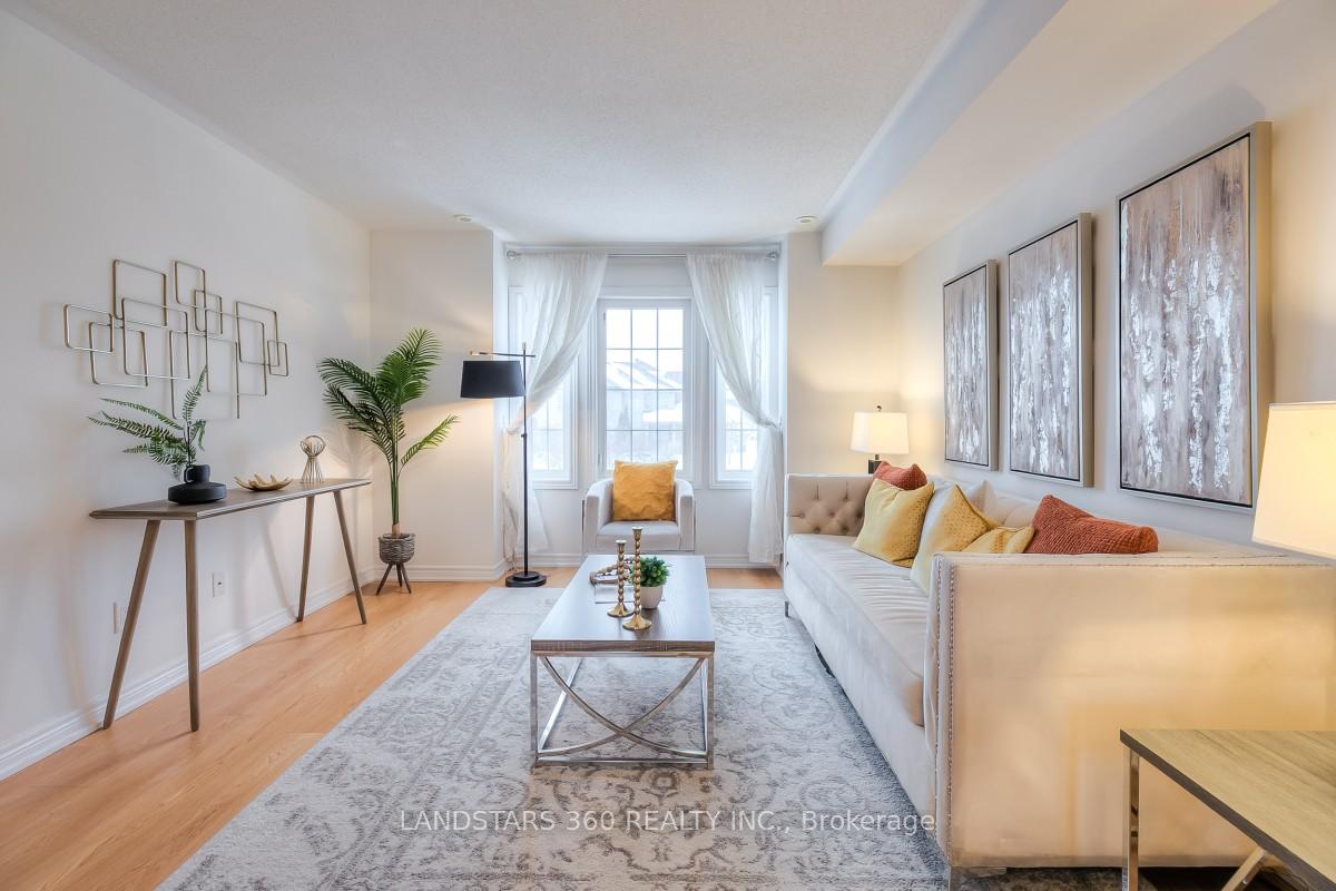 Photo 5 of 9922 McCowan Road, Markham, Berczy — HOMEH