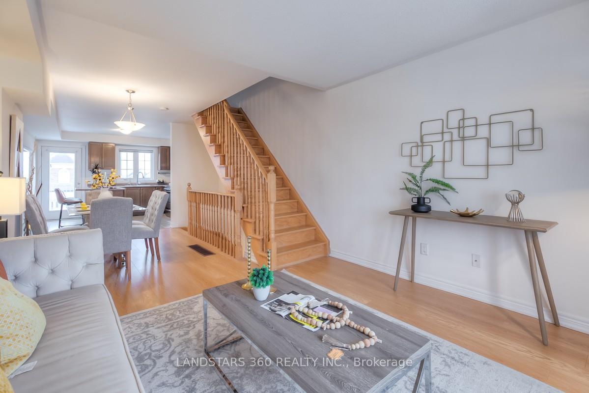 Photo 8 of 9922 McCowan Road, Markham, Berczy — HOMEH