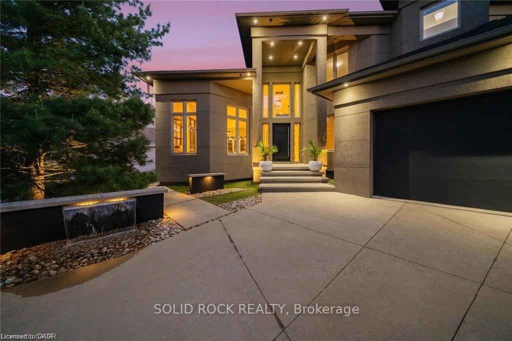 Photo 2 of 32 Kenny Court, Thorold, Confederation Heights — HOMEH