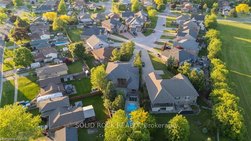 Photo 5 of 32 Kenny Court, Thorold, Confederation Heights — HOMEH