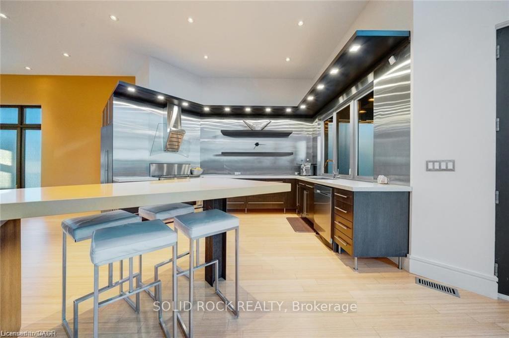 Photo 18 of 32 Kenny Court, Thorold, Confederation Heights — HOMEH