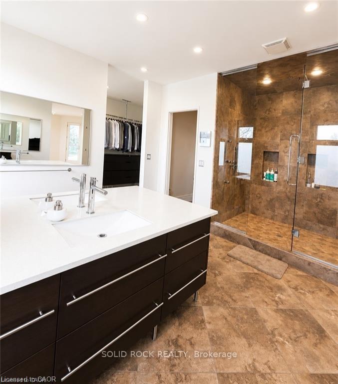 Photo 24 of 32 Kenny Court, Thorold, Confederation Heights — HOMEH