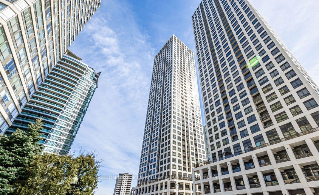 Front of Unit 1705, 30 Elm Drive W
