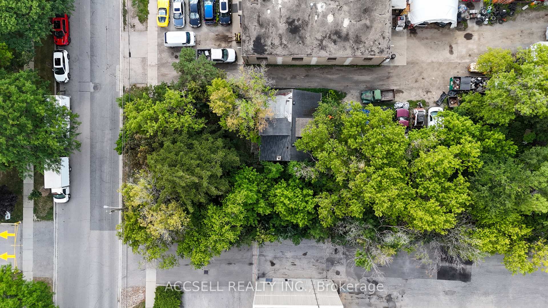 Photo 3 of 100 Cartwright Avenue, North York, Yorkdale-Glen Park — HOMEH