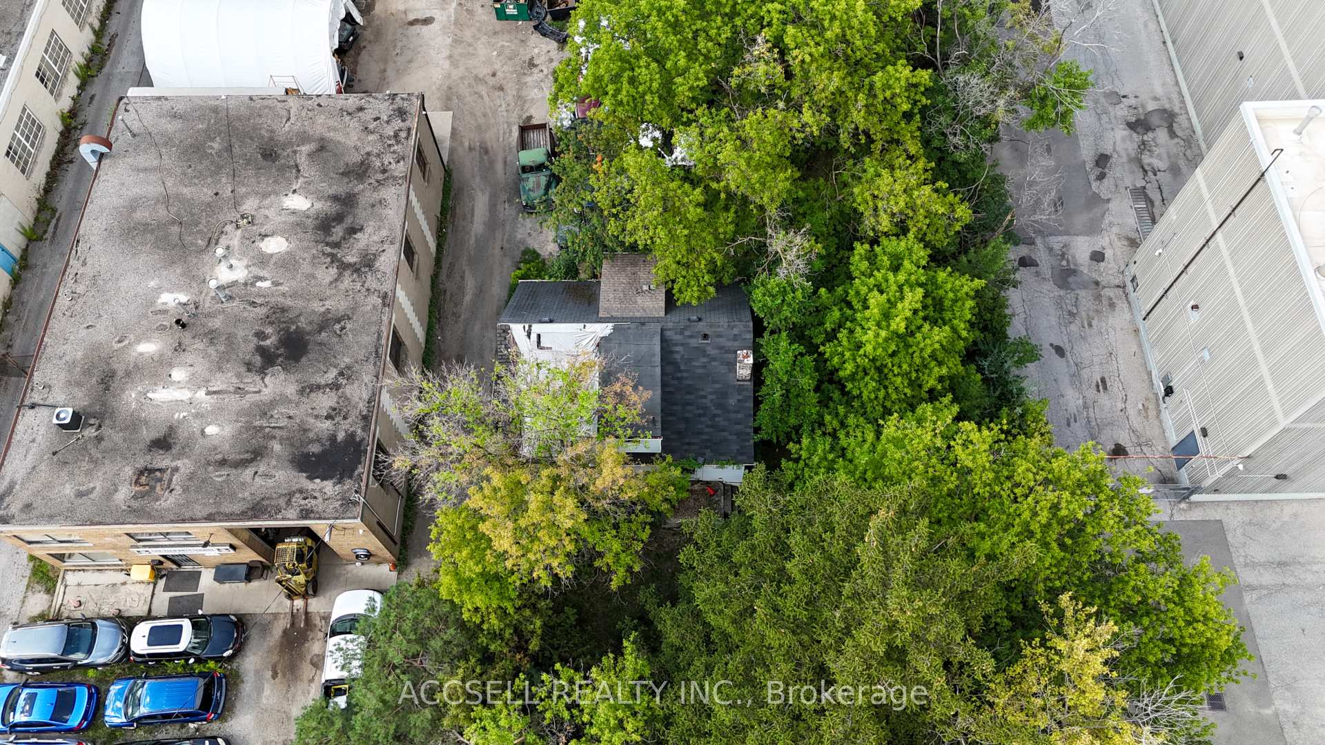 Photo 6 of 100 Cartwright Avenue, North York, Yorkdale-Glen Park — HOMEH